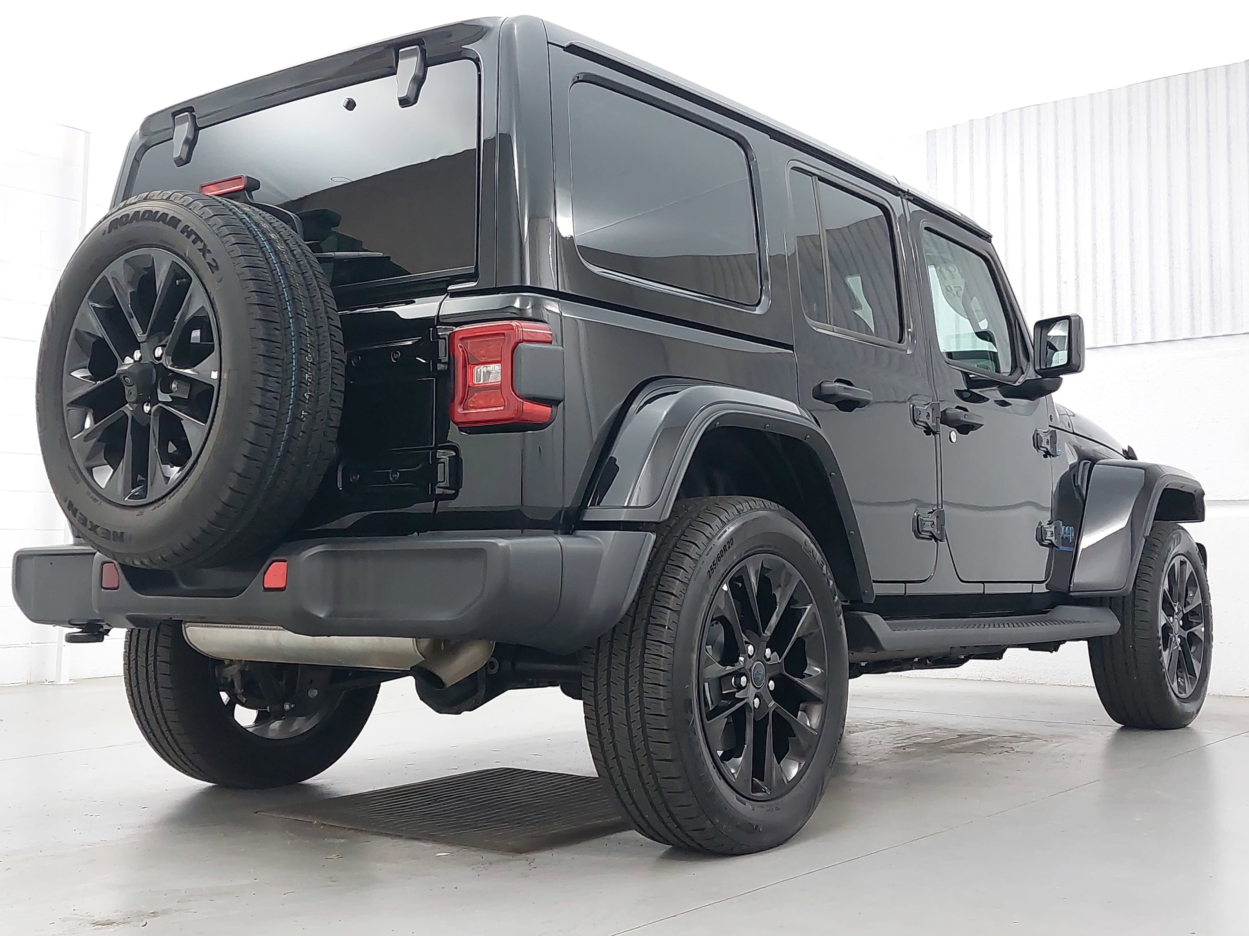 2025 Jeep Wrangler Sahara 4xe