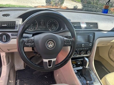 2015 Volkswagen Passat 1.8T SE