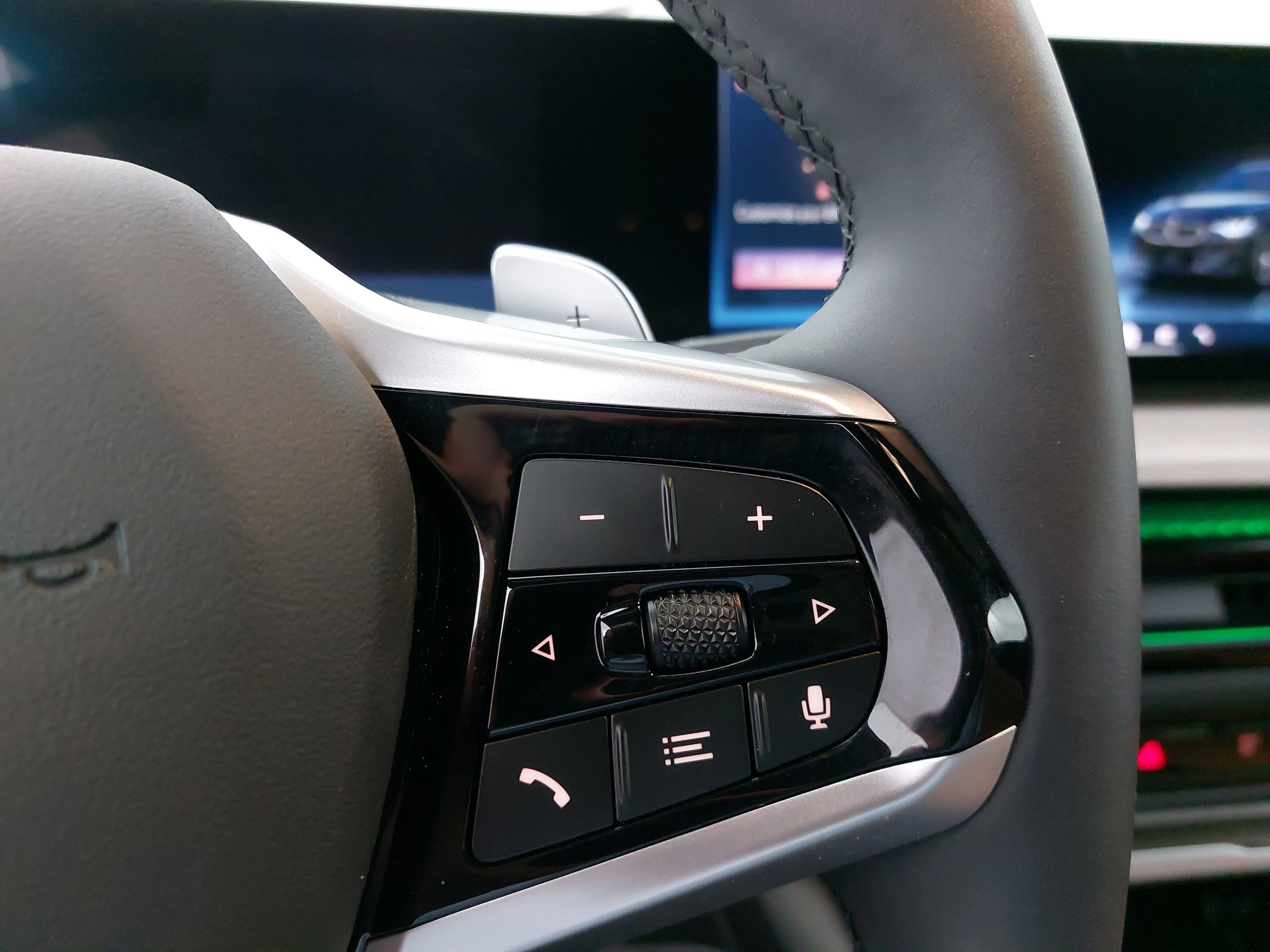 2025 BMW 2 Series 230i