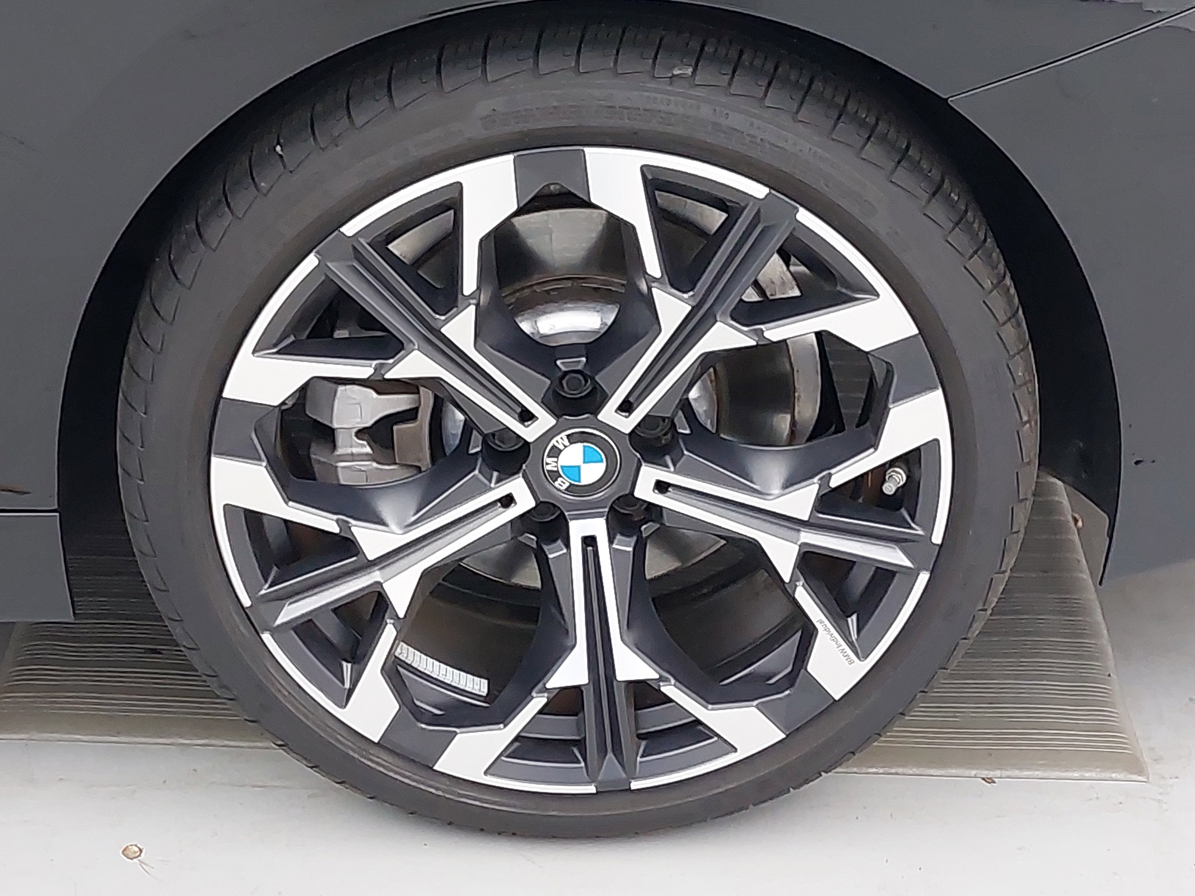 2025 BMW 2 Series 230i