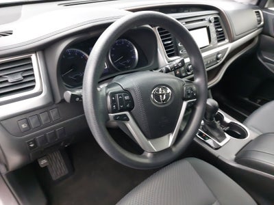 2019 Toyota Highlander LE