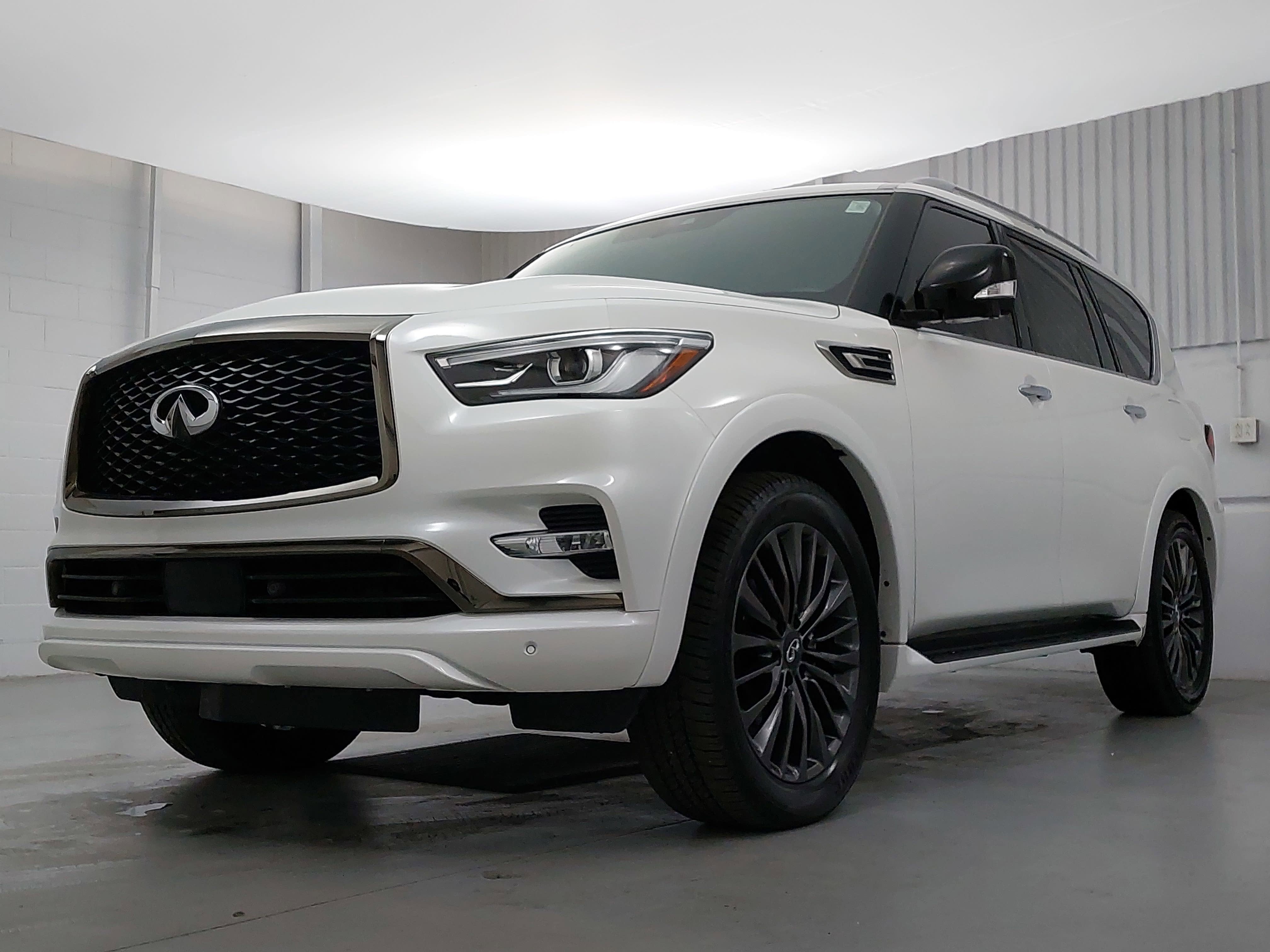 2023 INFINITI QX80 Premium Select