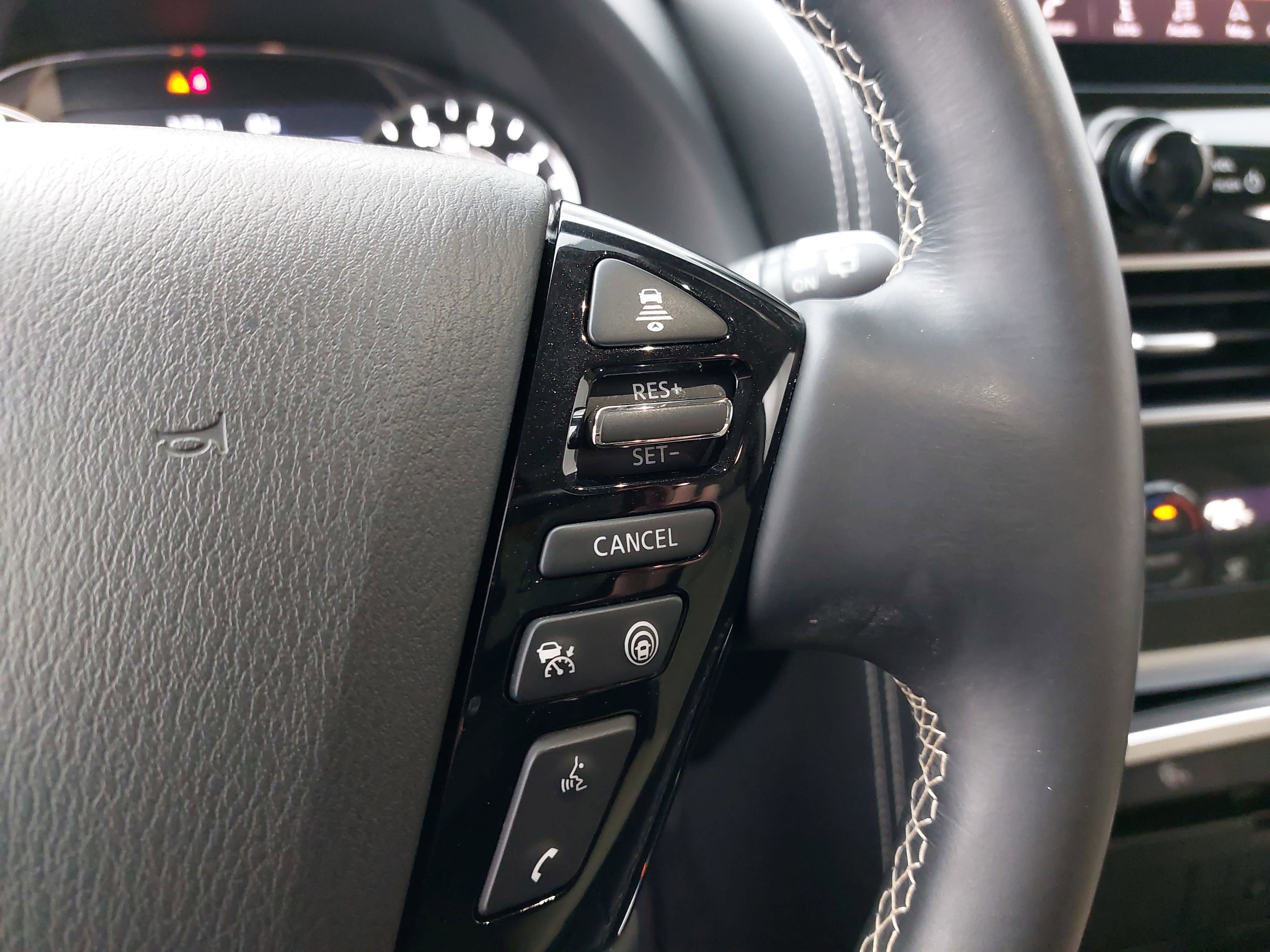 2023 INFINITI QX80 Premium Select