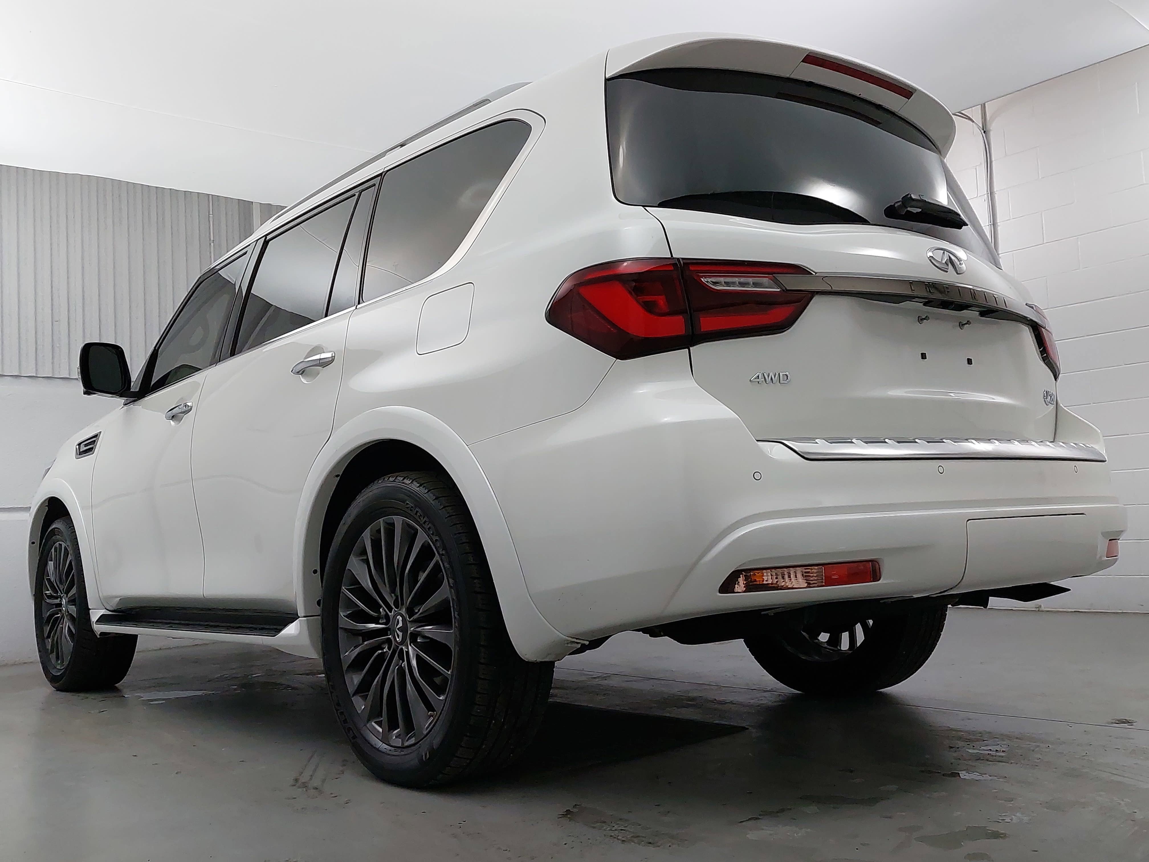 2023 INFINITI QX80 Premium Select