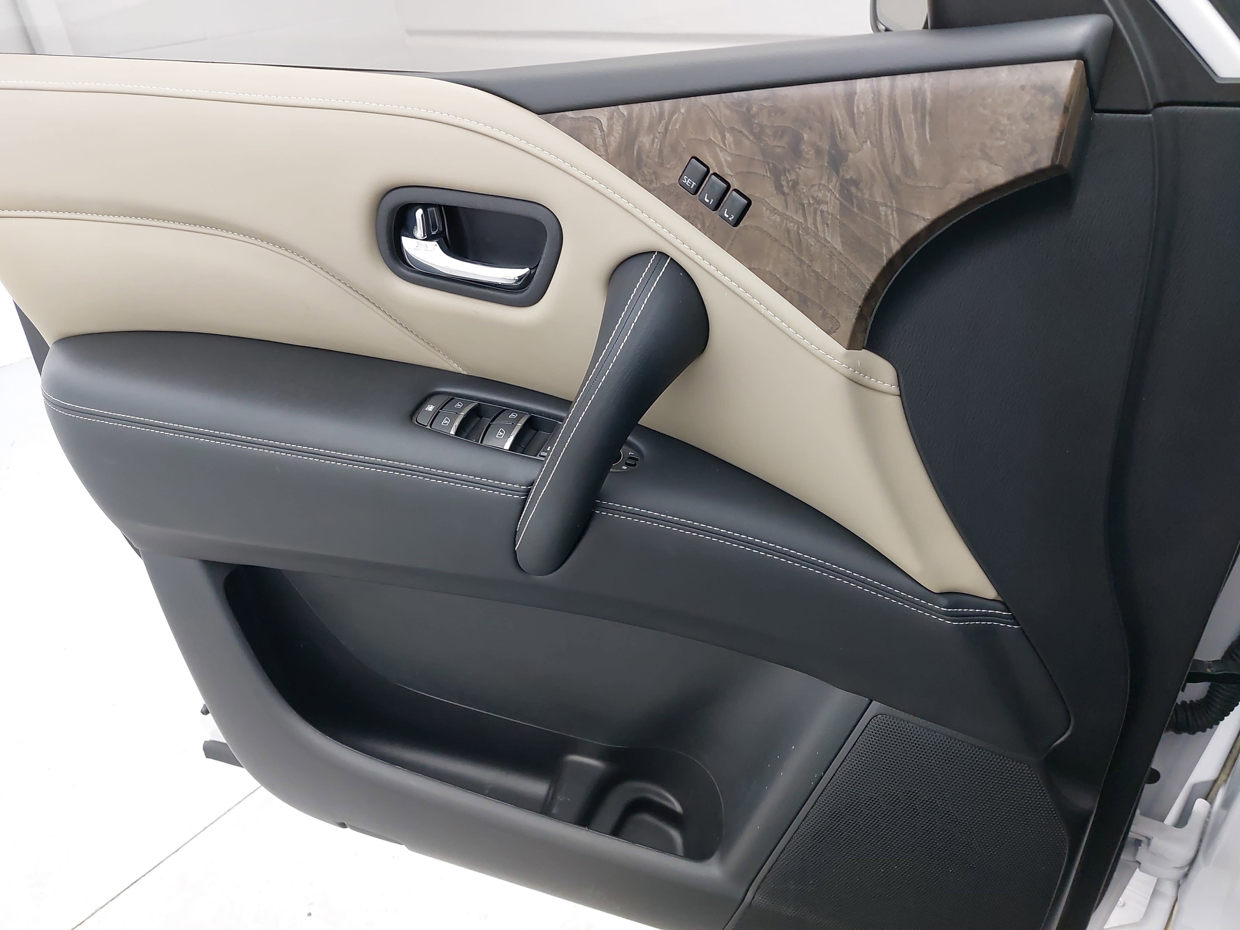 2023 INFINITI QX80 Premium Select