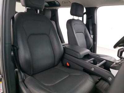 2023 Land Rover Defender 110 SE