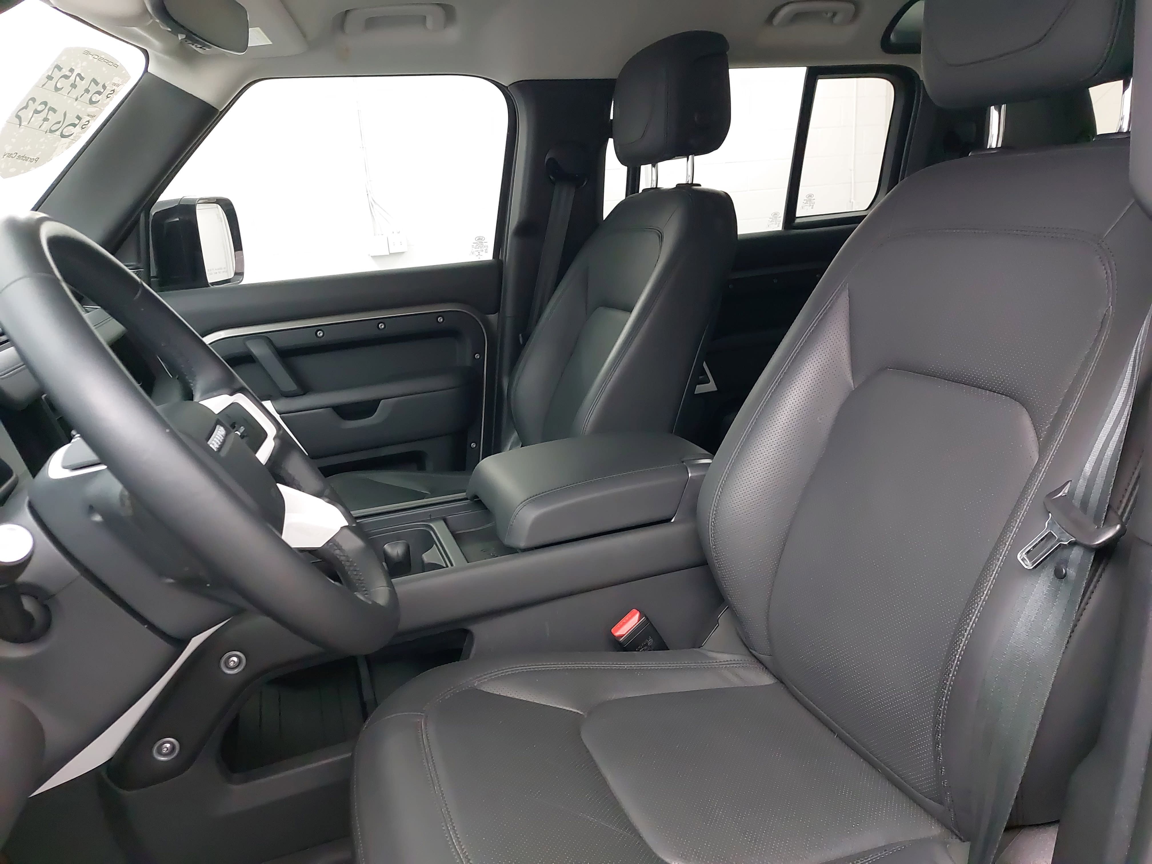 2023 Land Rover Defender 110 SE