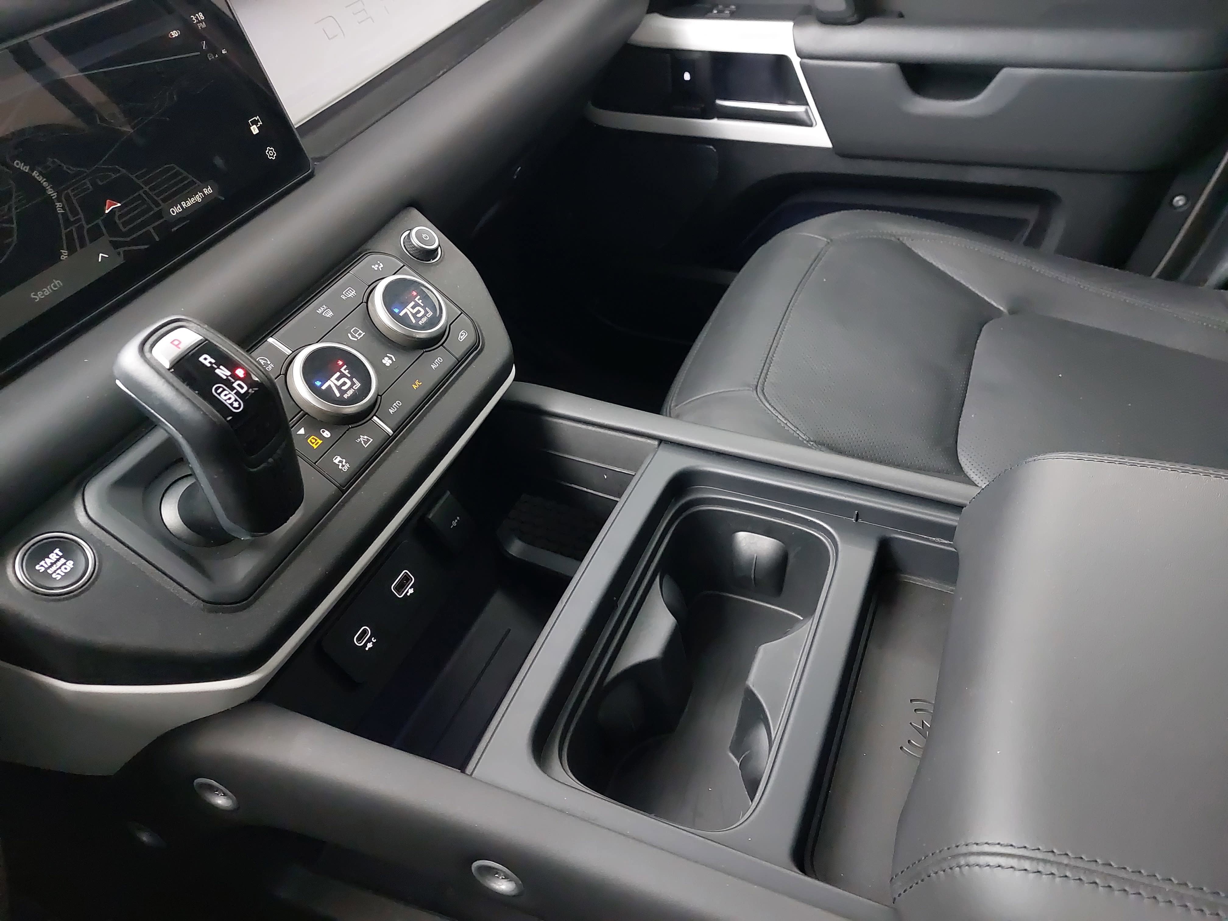 2023 Land Rover Defender 110 SE