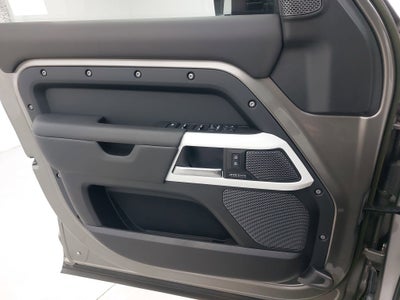 2023 Land Rover Defender 110 SE