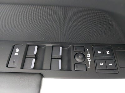 2023 Land Rover Defender 110 SE