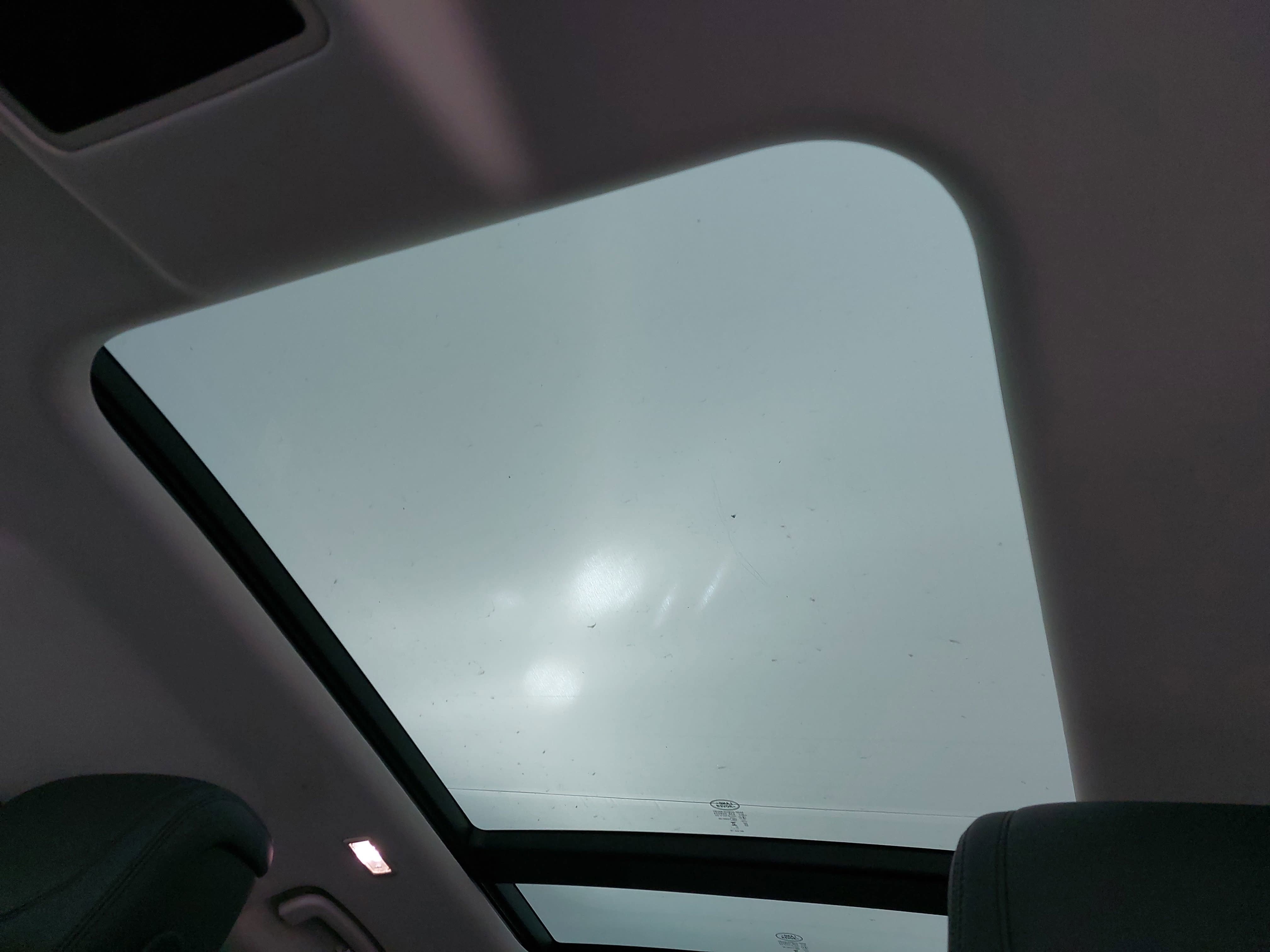 2023 Land Rover Defender 110 SE