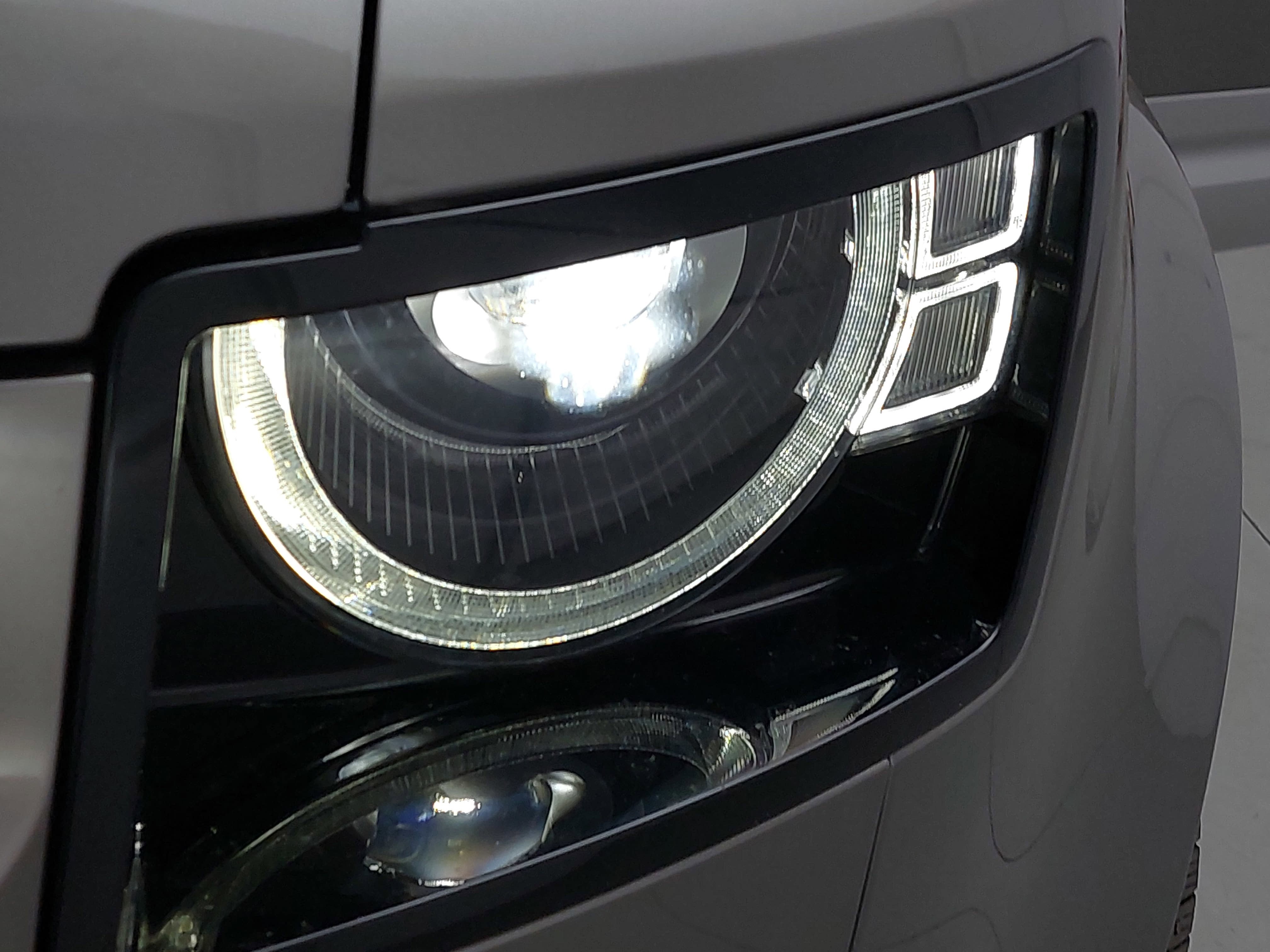 2023 Land Rover Defender 110 SE