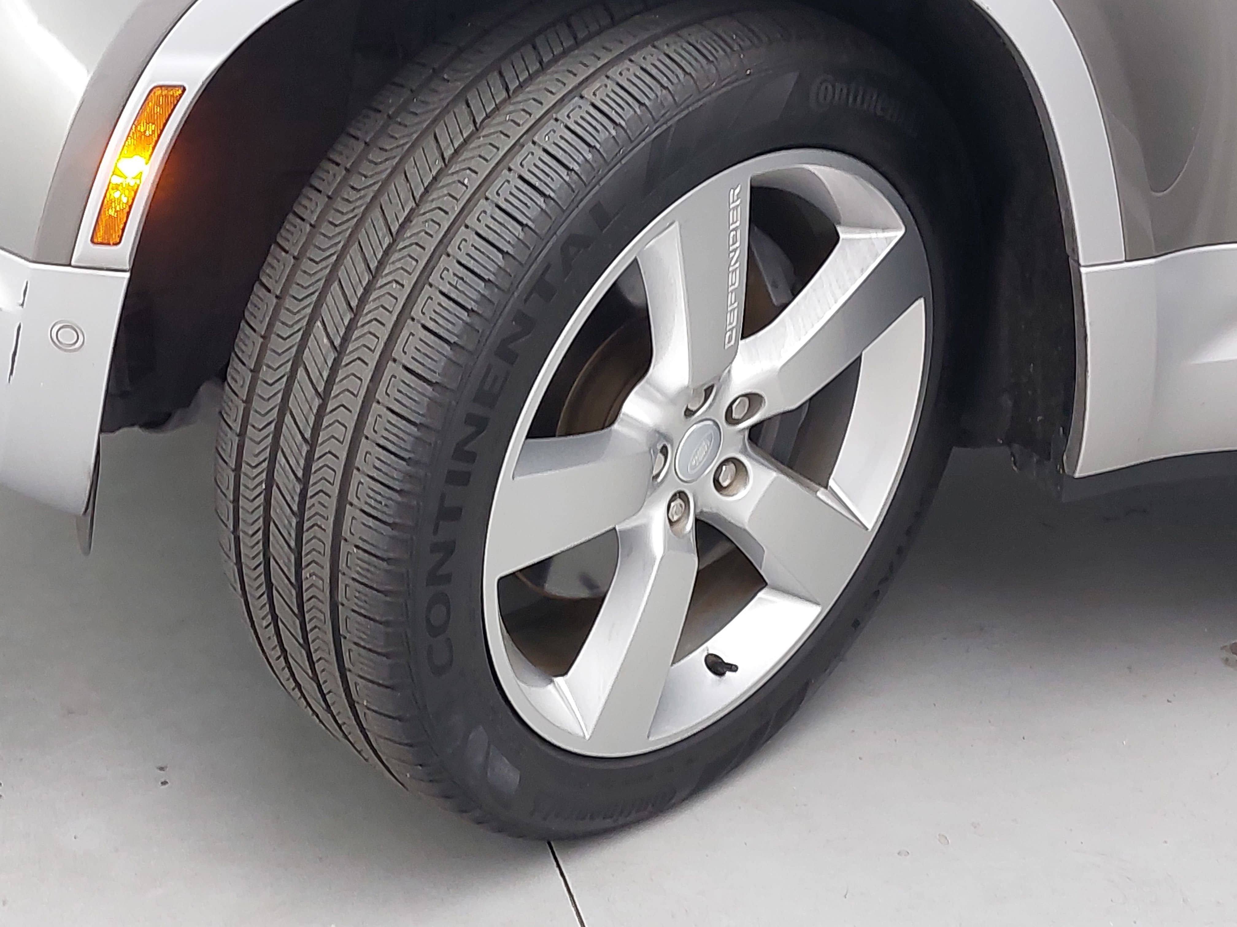 2023 Land Rover Defender 110 SE