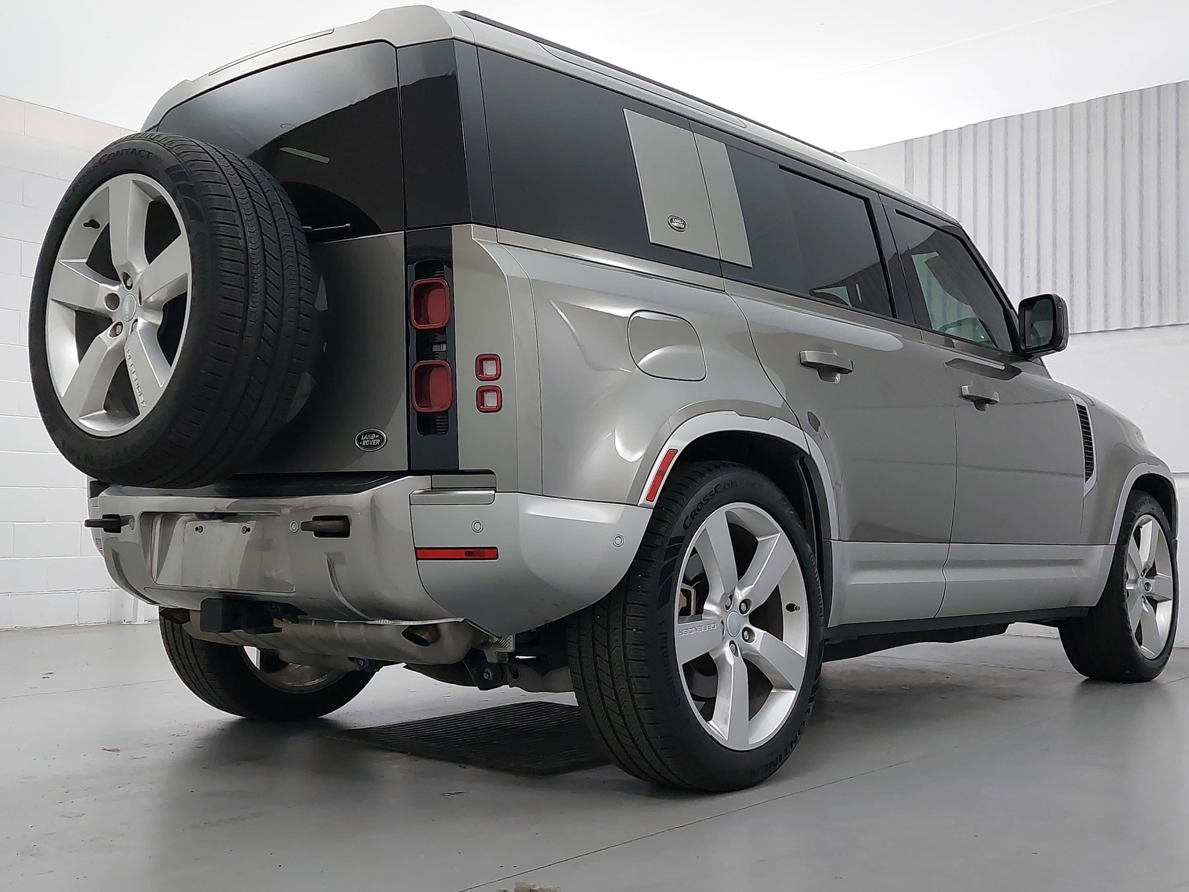 2023 Land Rover Defender 110 SE