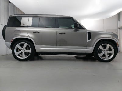 2023 Land Rover Defender 110 SE