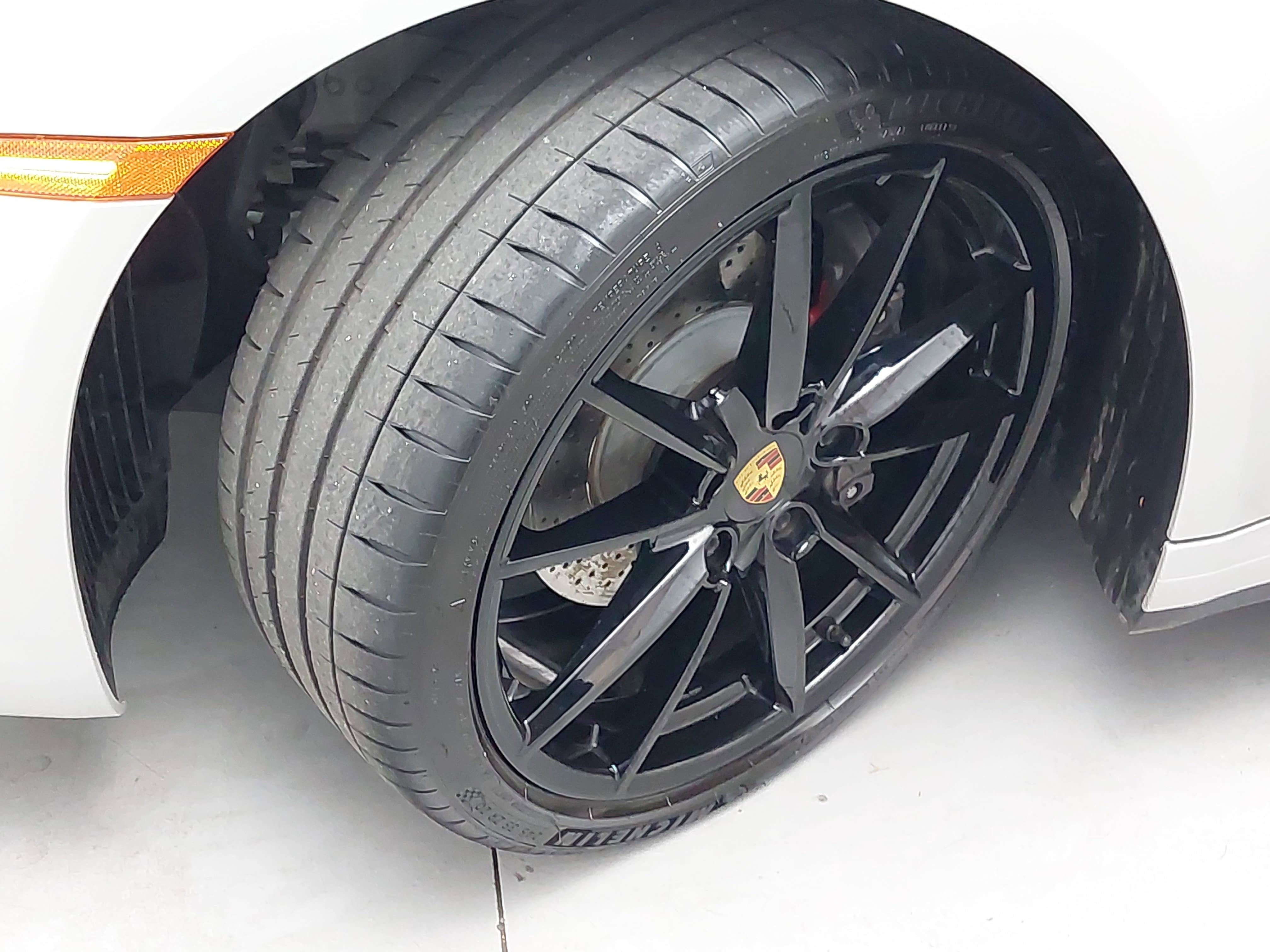 2021 Porsche 911 Carrera