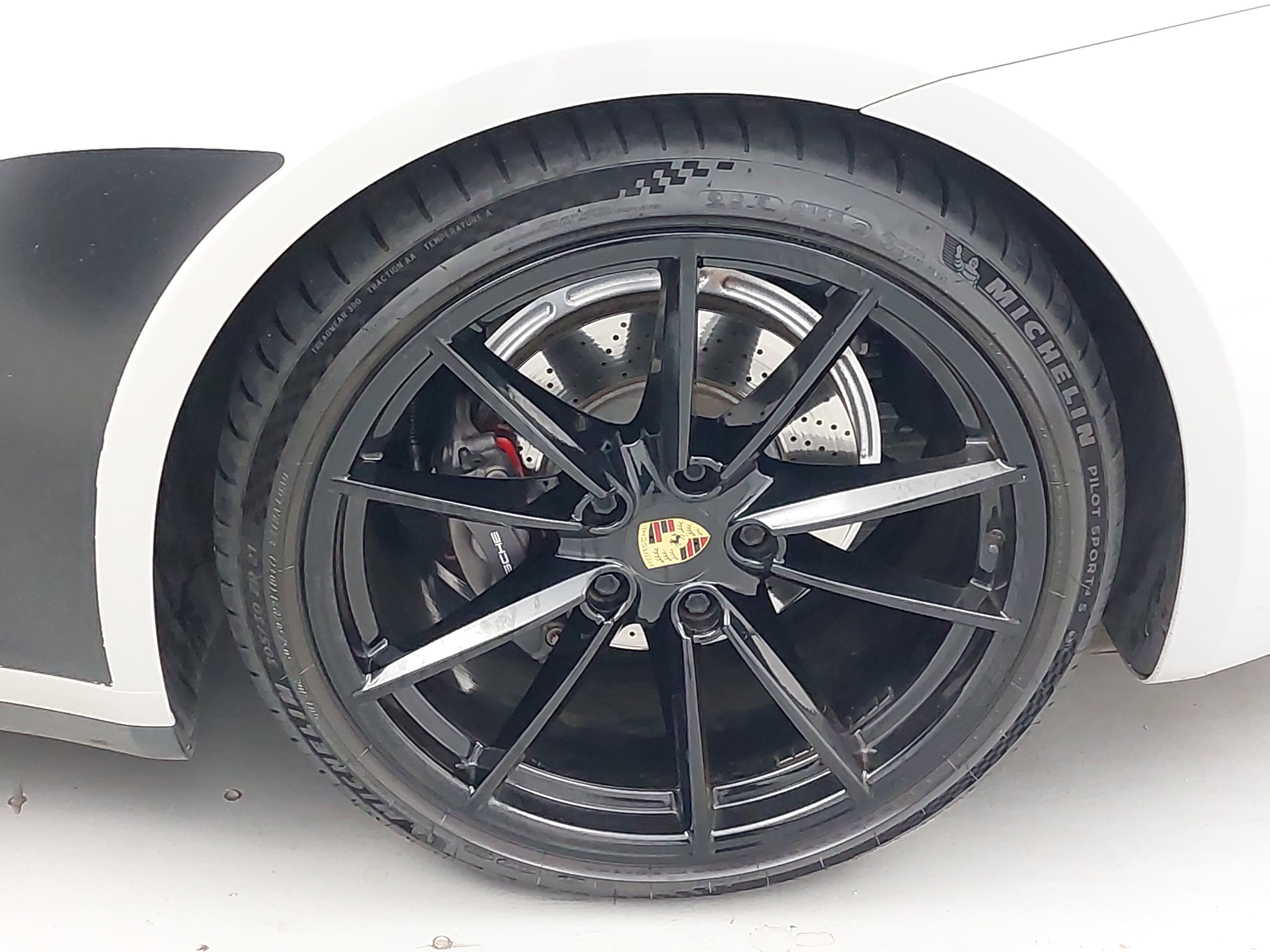 2021 Porsche 911 Carrera