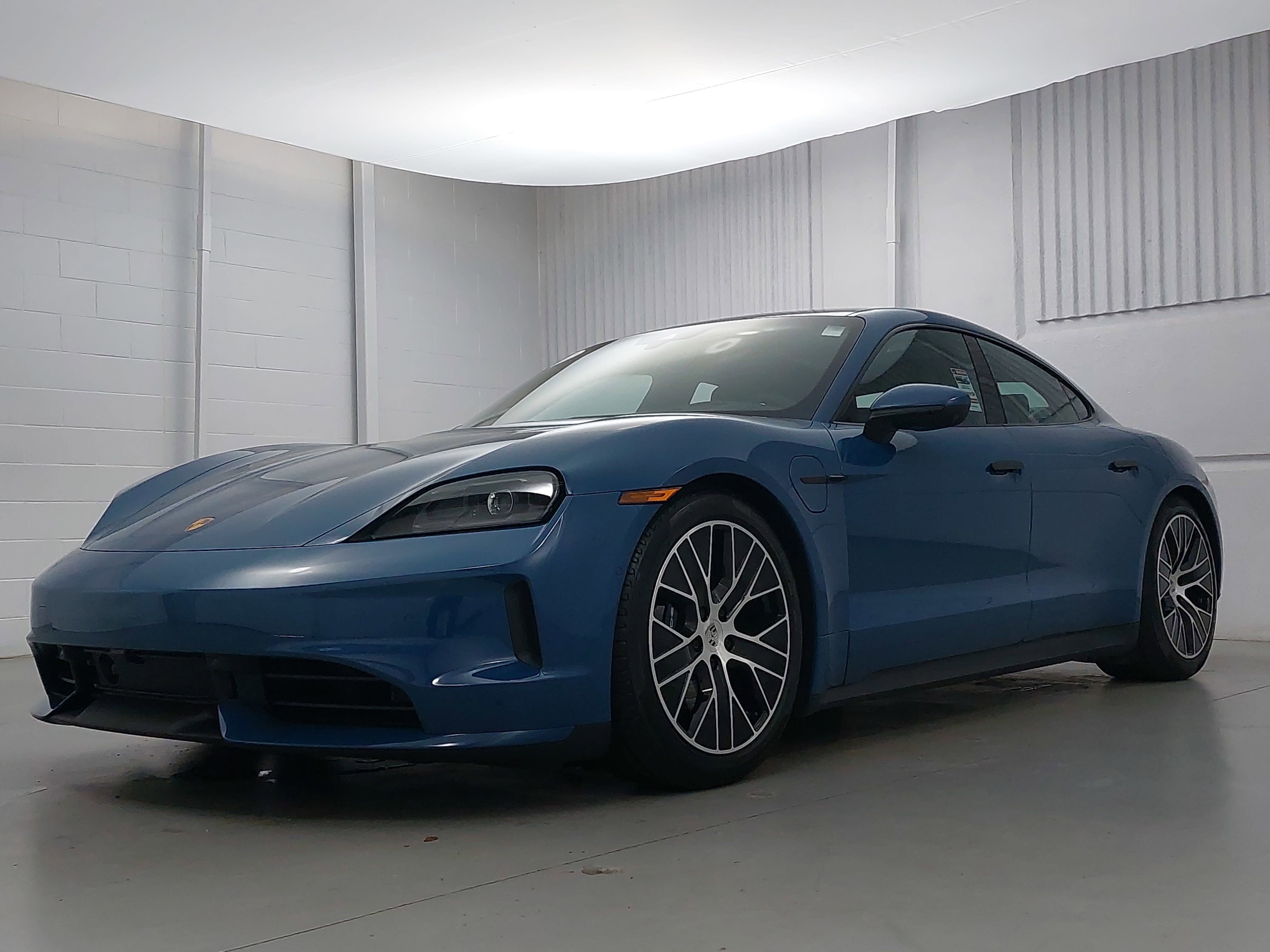 2025 Porsche Taycan 4