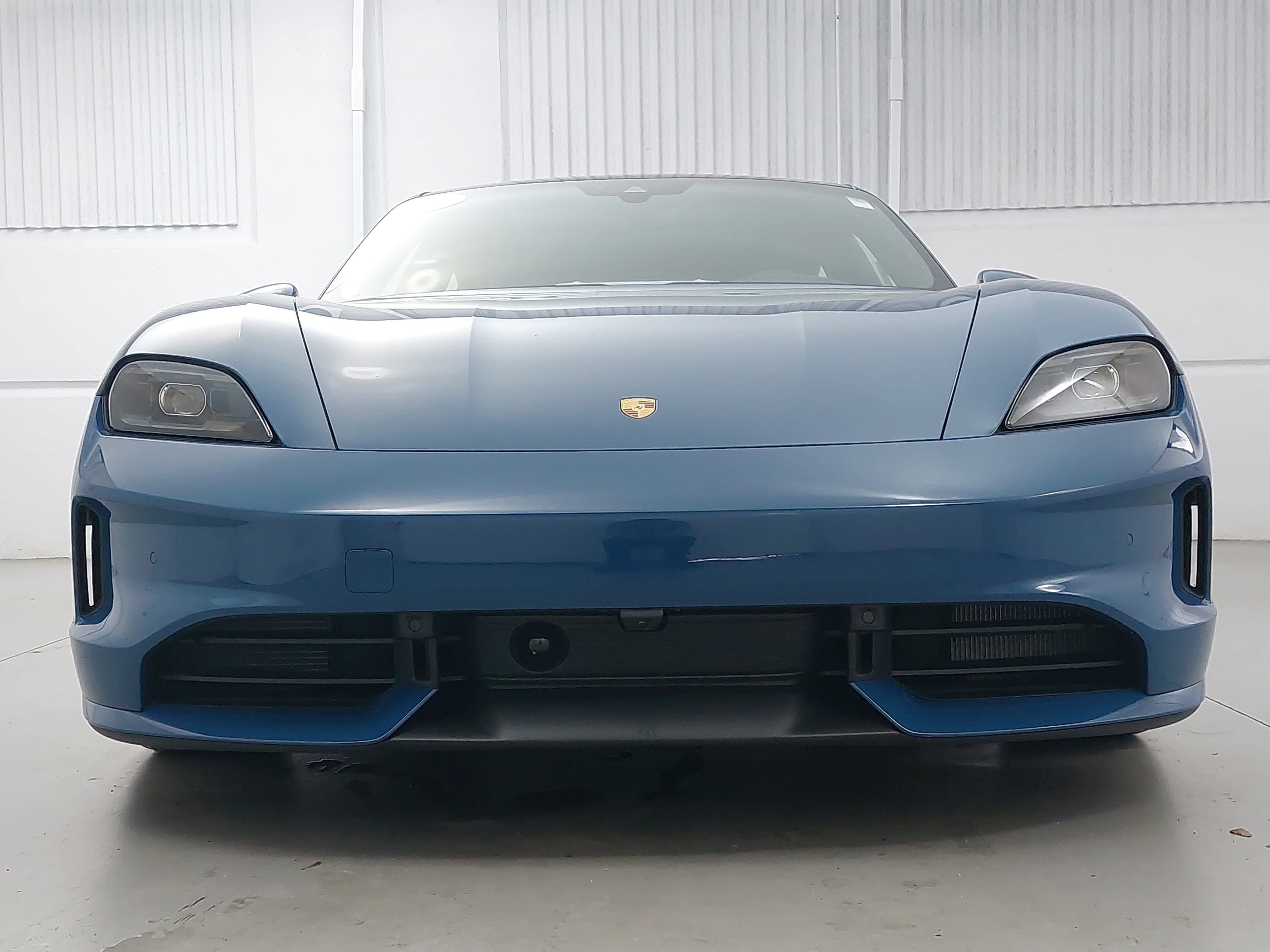 2025 Porsche Taycan 4