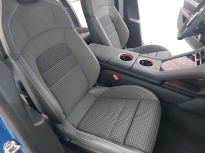 2025 Porsche Taycan 4