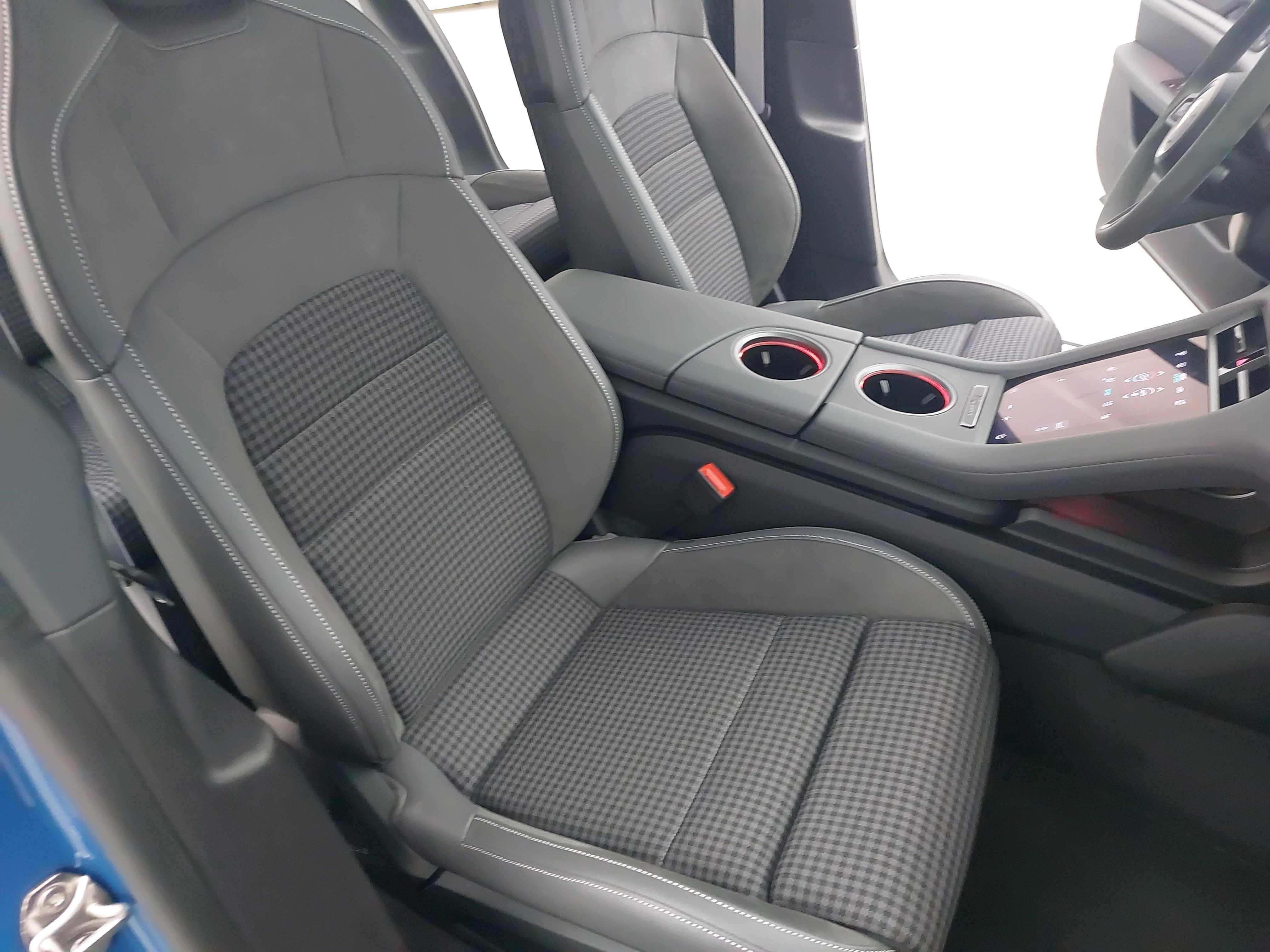 2025 Porsche Taycan 4