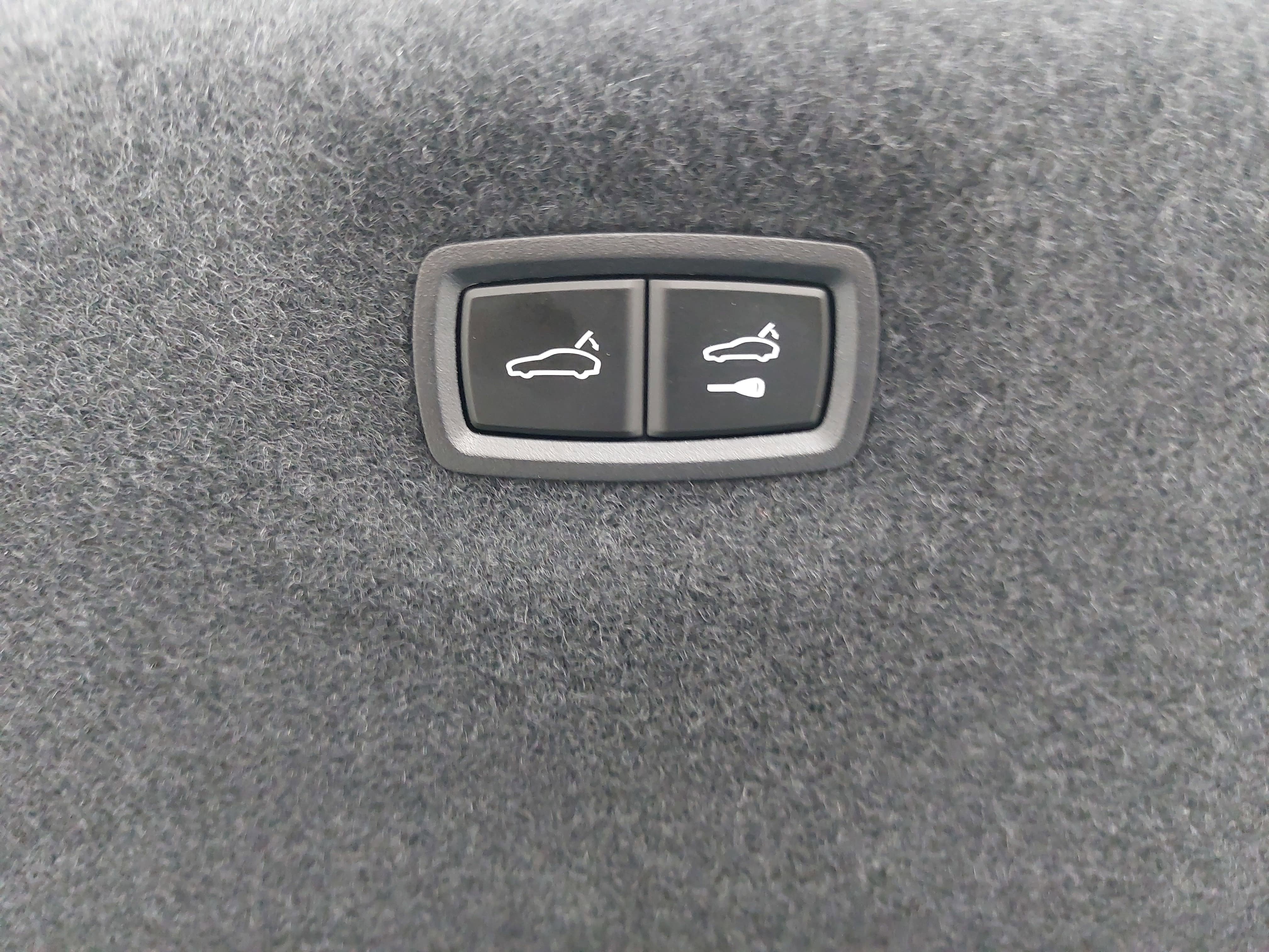 2025 Porsche Taycan 4