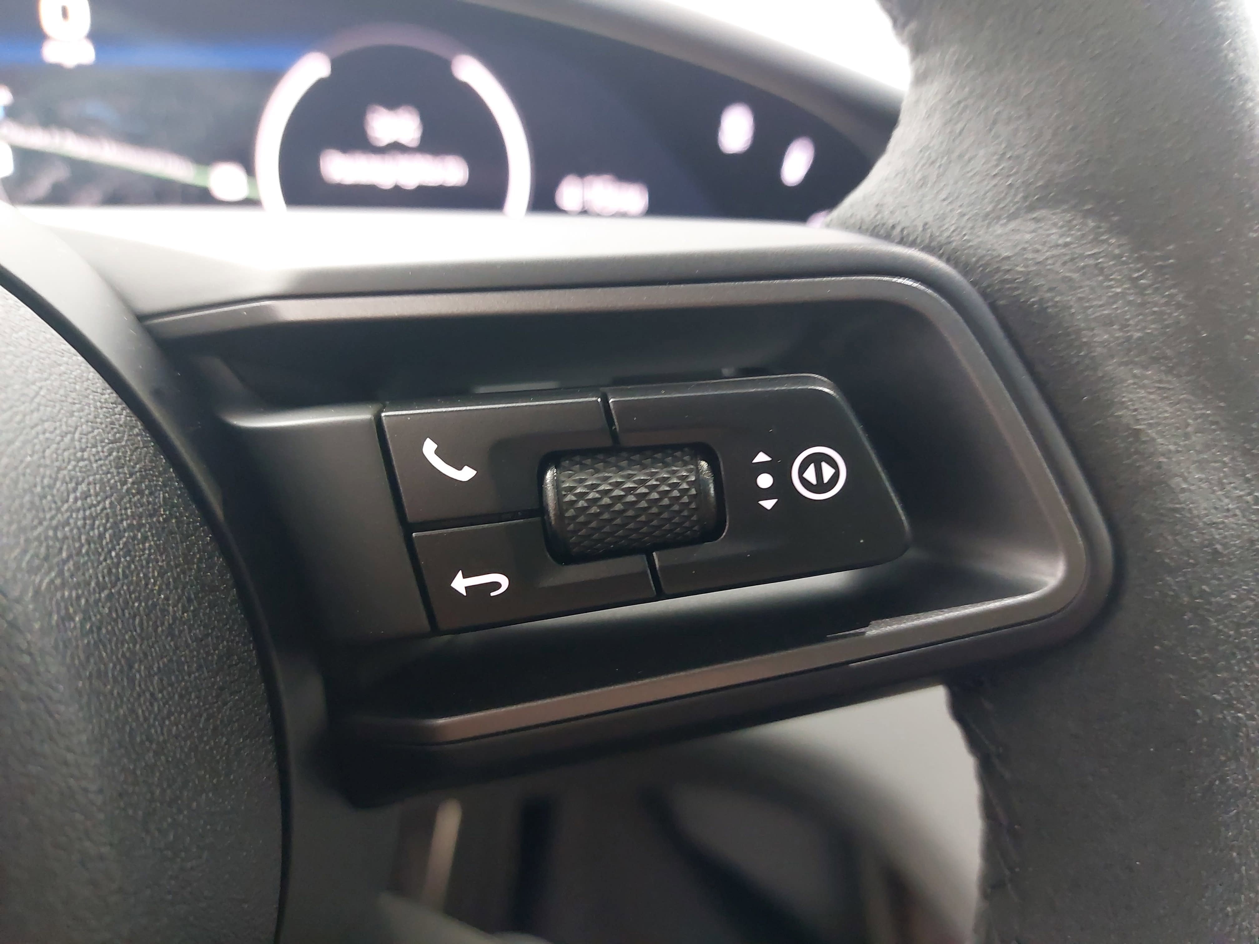 2025 Porsche Taycan 4