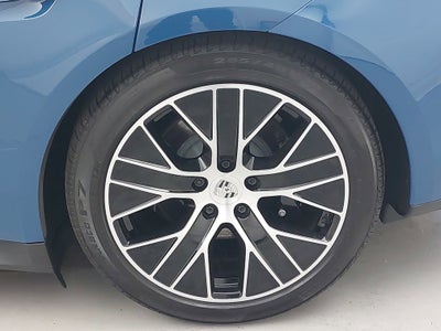 2025 Porsche Taycan 4