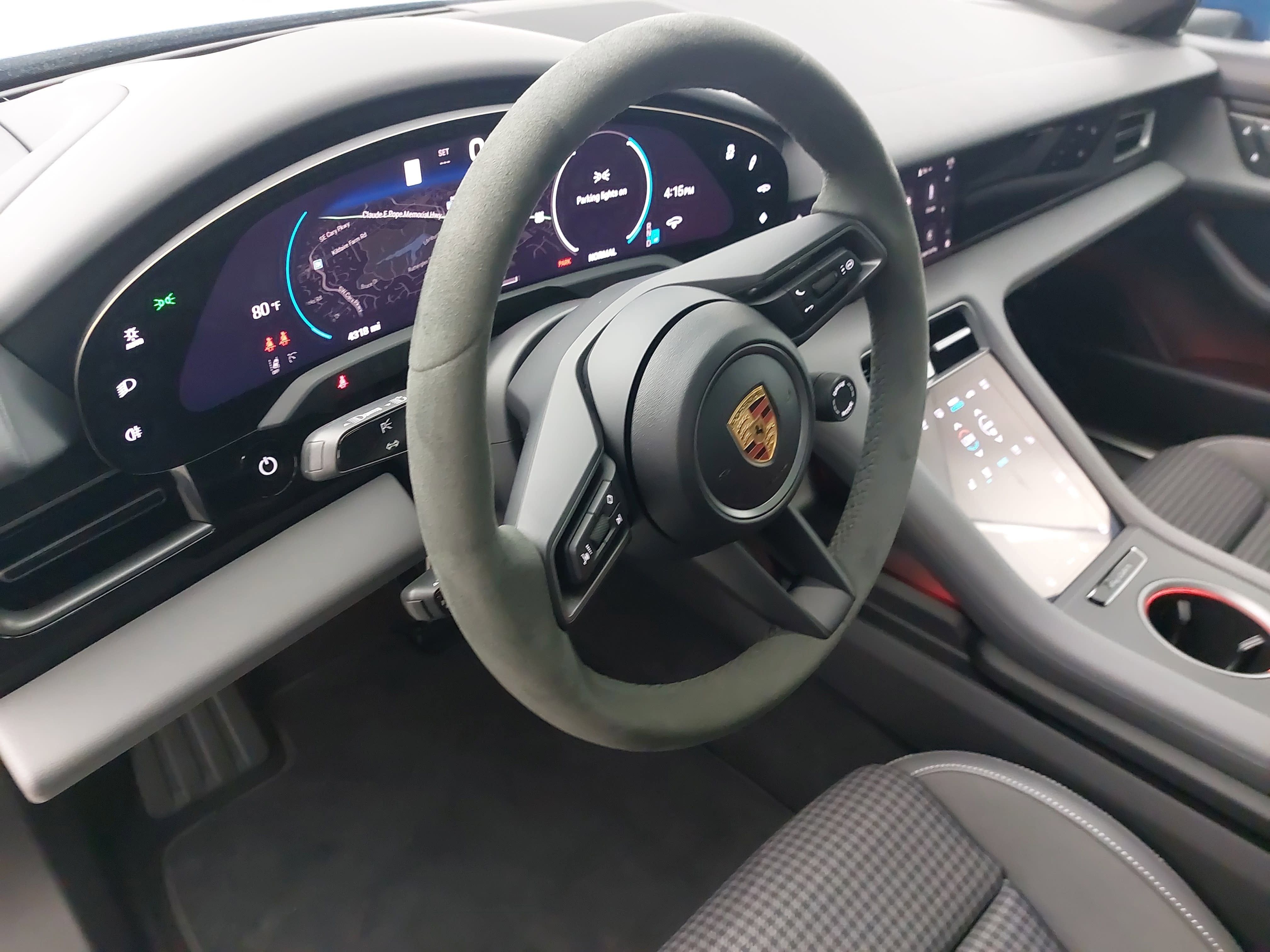 2025 Porsche Taycan 4