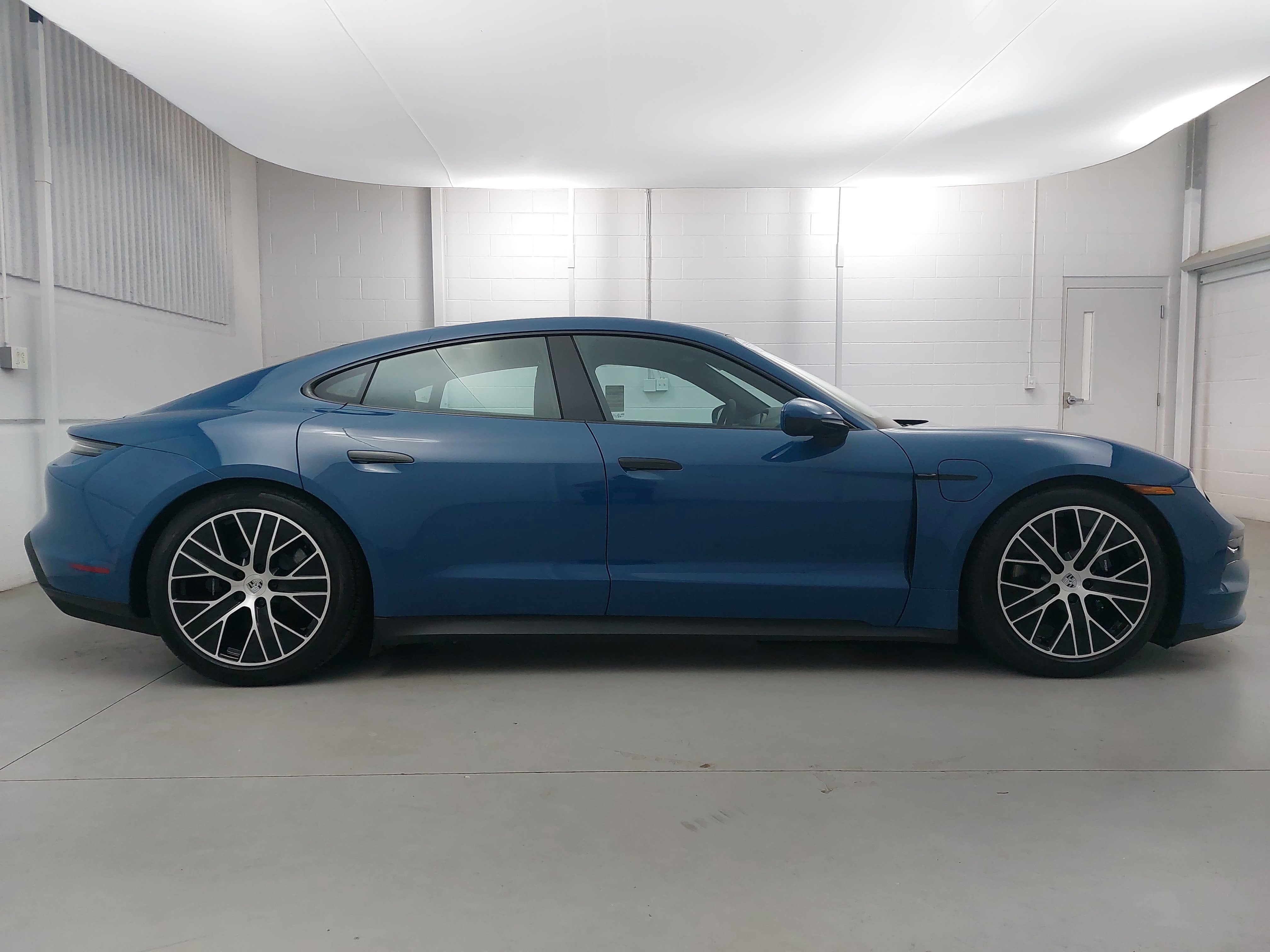 2025 Porsche Taycan 4