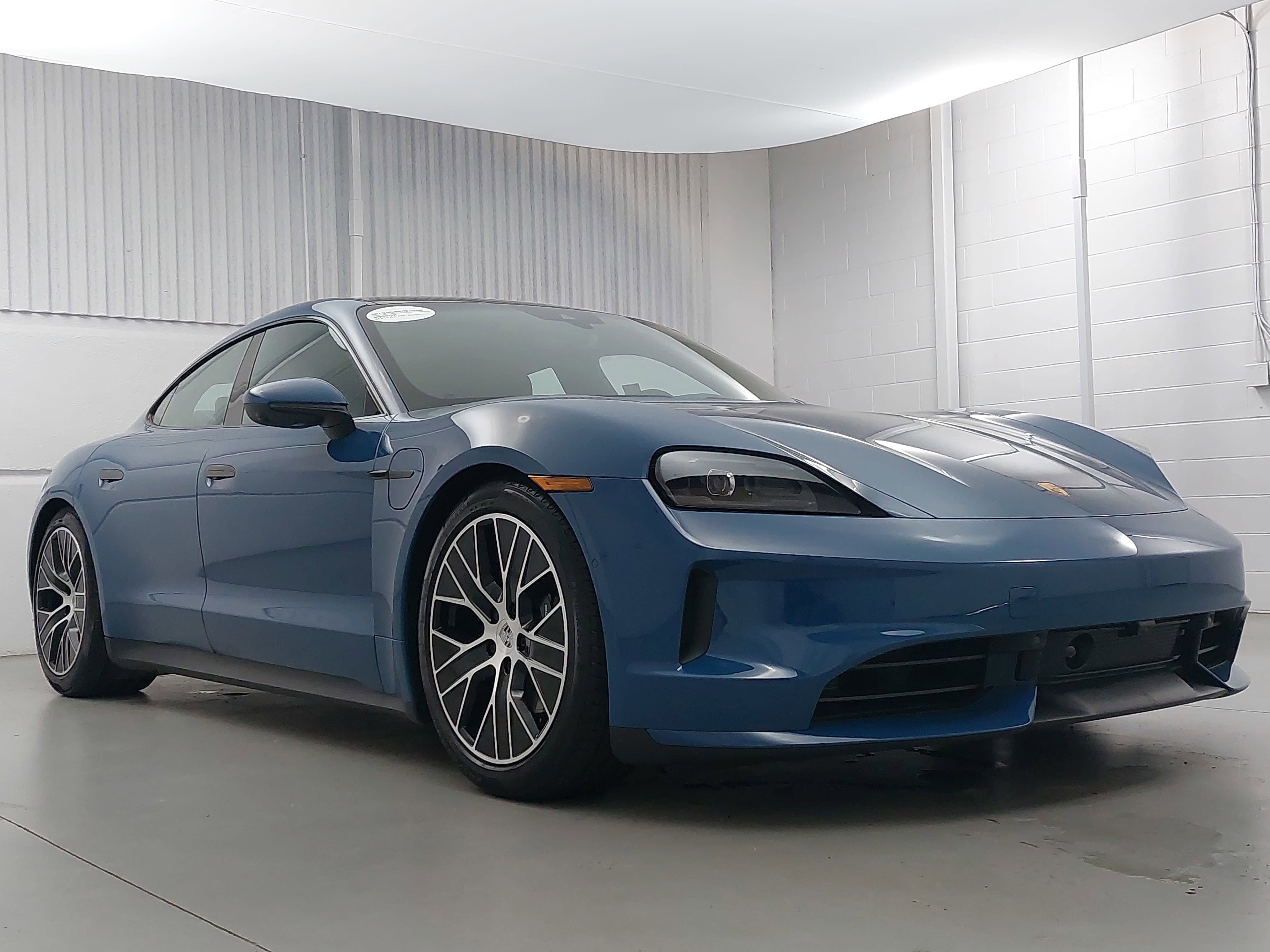 2025 Porsche Taycan 4