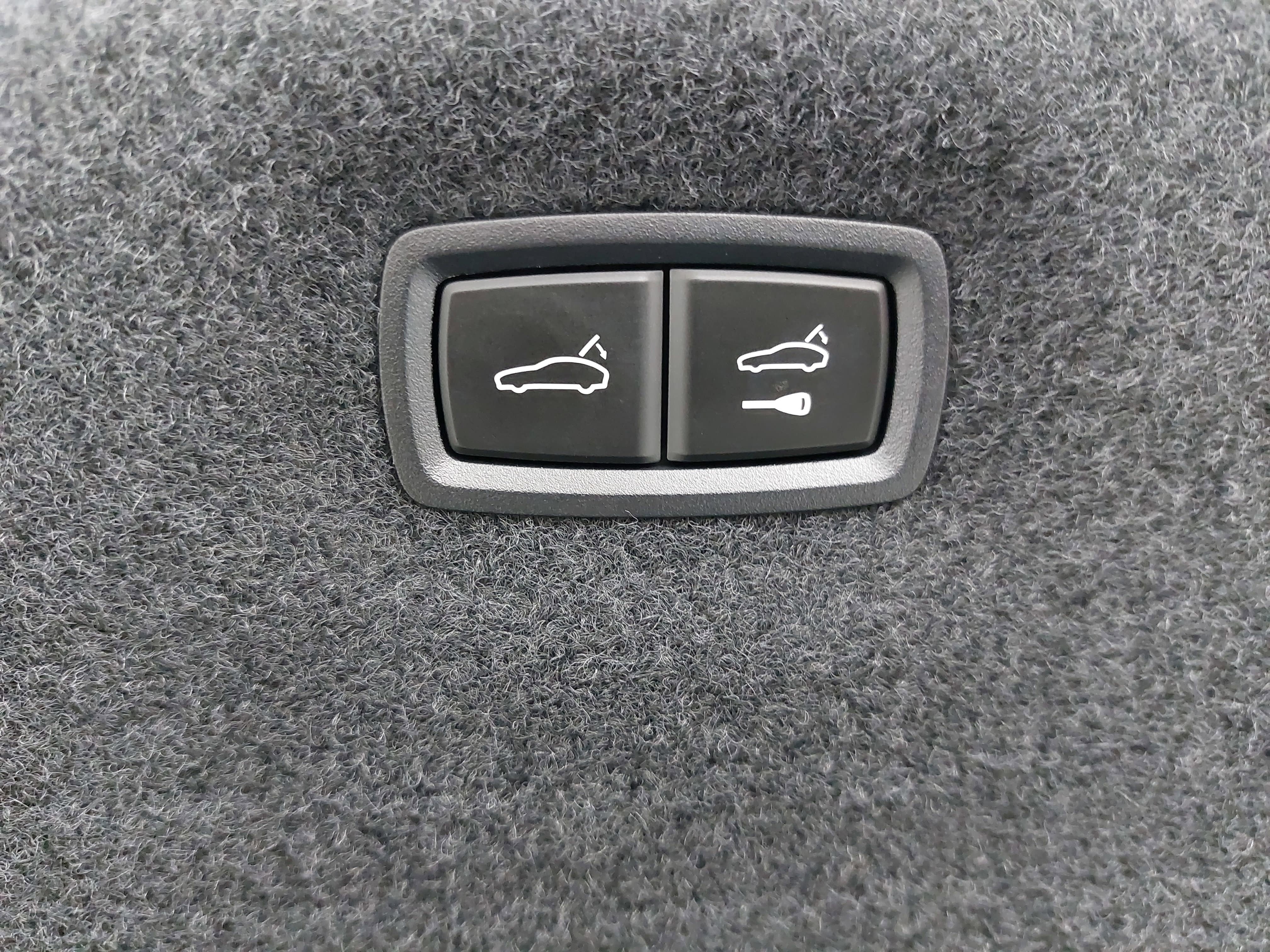 2025 Porsche Taycan Base