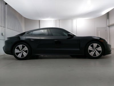 2022 Porsche Taycan RWD