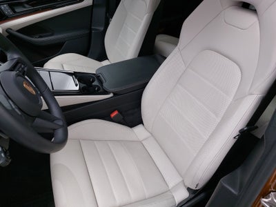 2024 Porsche Panamera 4