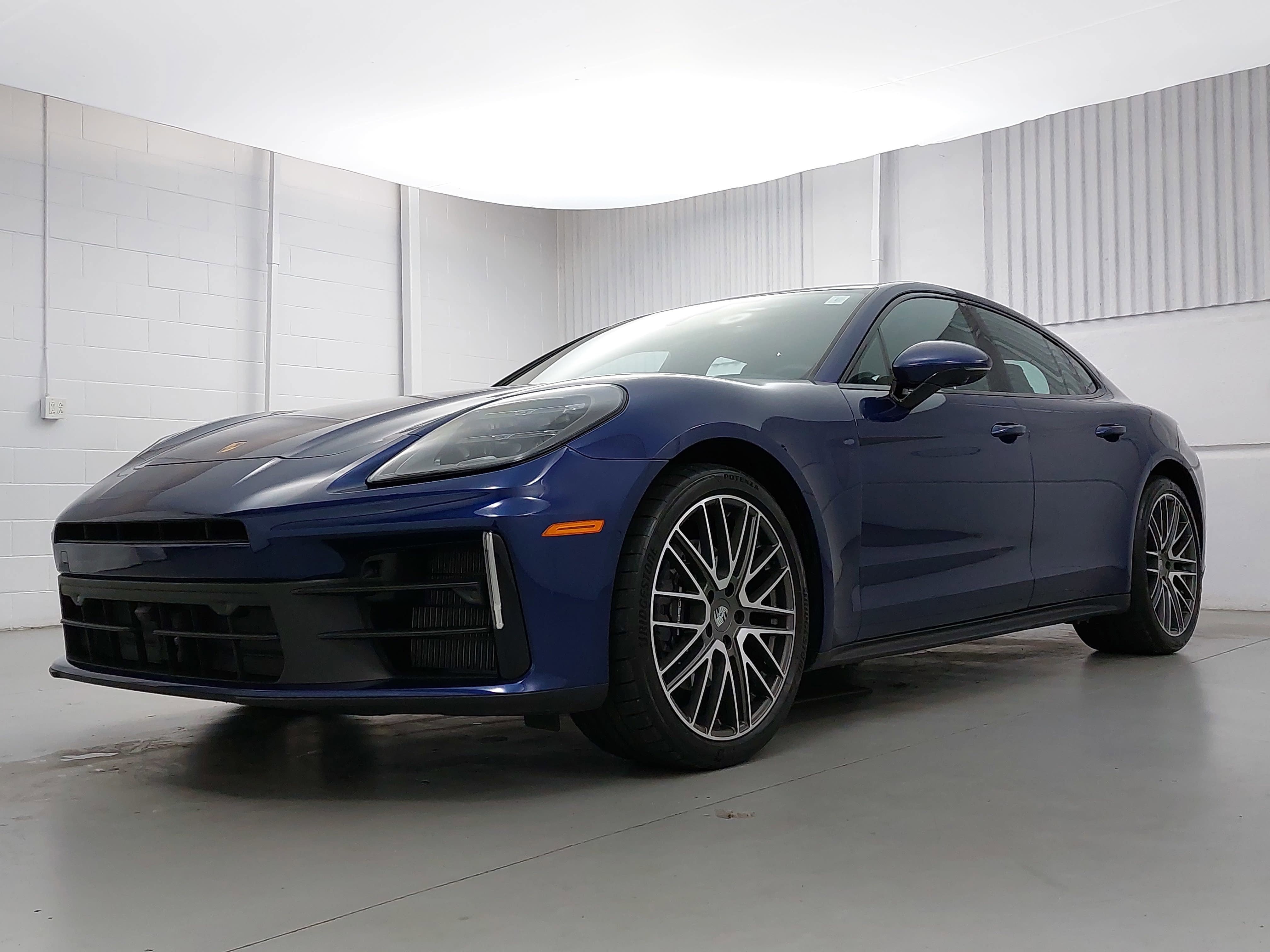 2025 Porsche Panamera Base