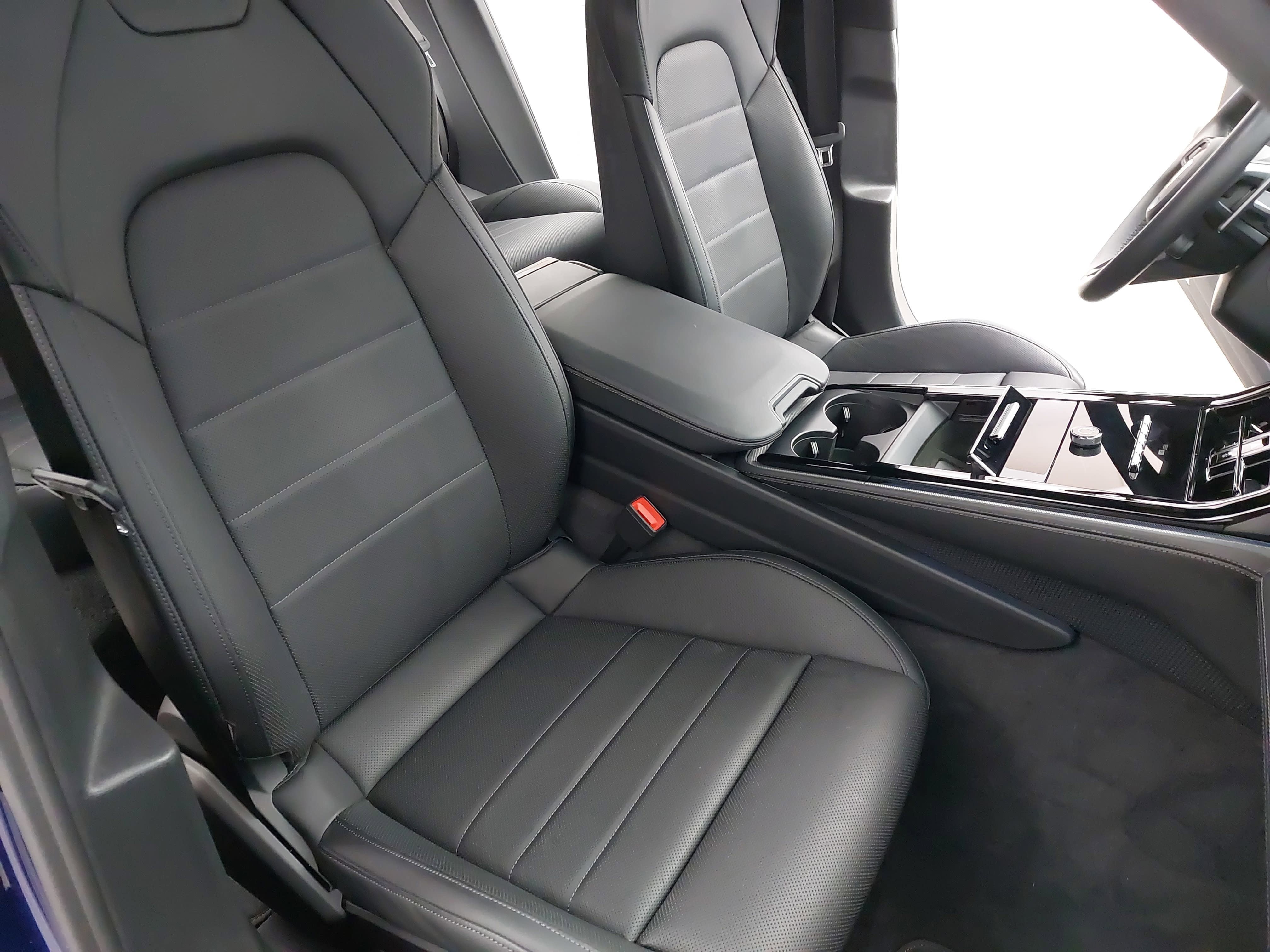 2025 Porsche Panamera Base