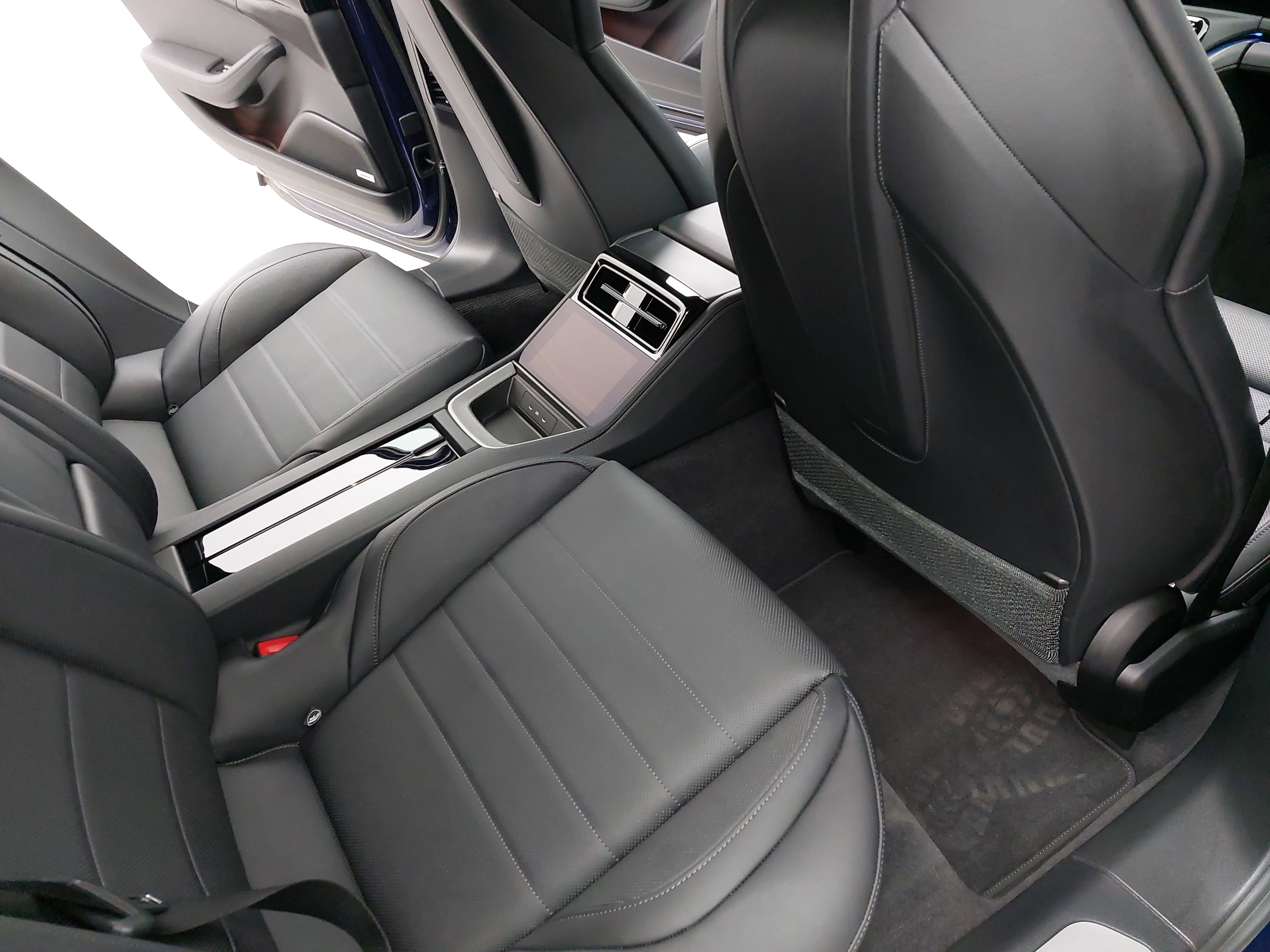 2025 Porsche Panamera Base