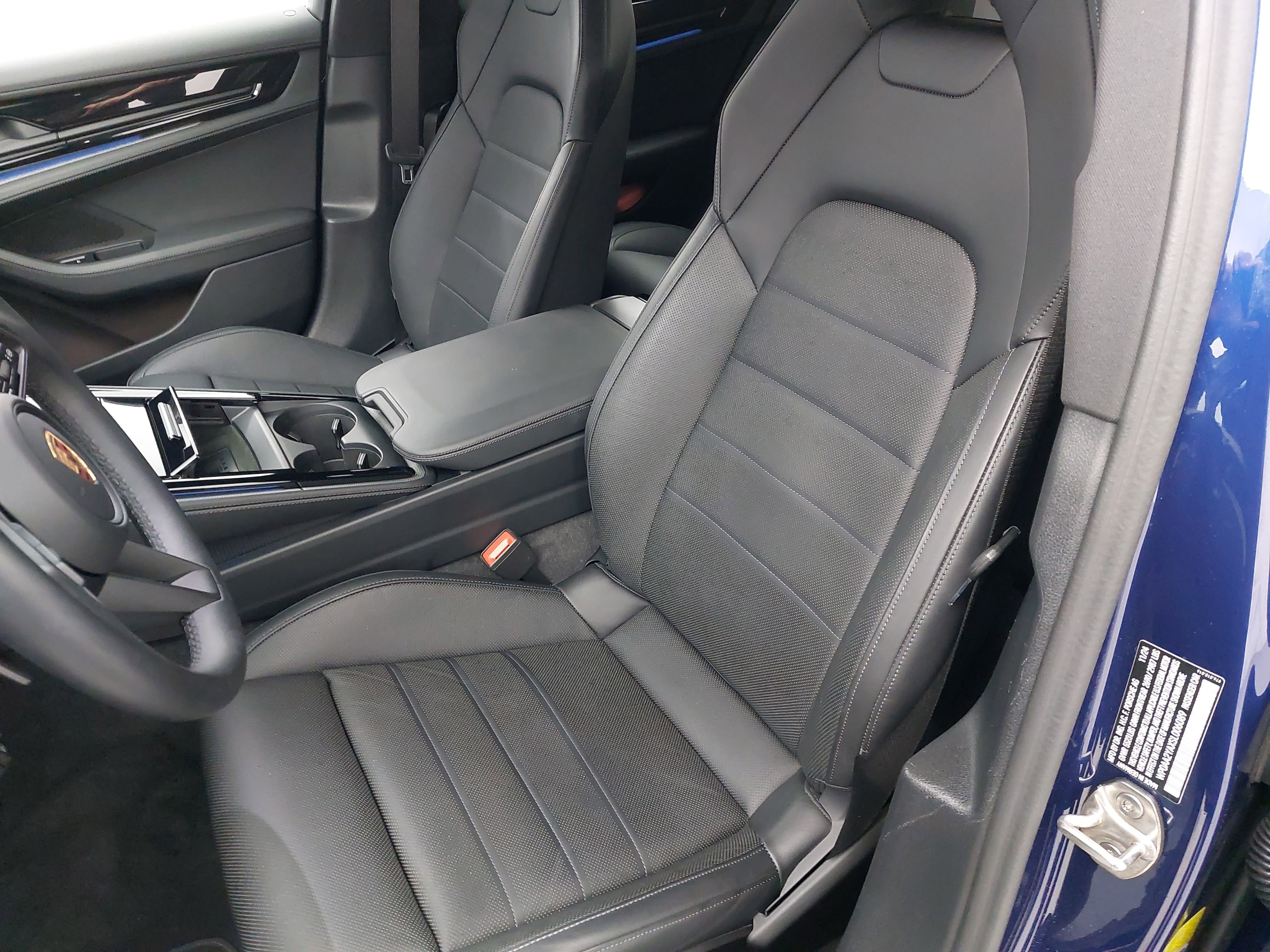 2025 Porsche Panamera Base