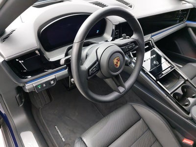 2025 Porsche Panamera Base