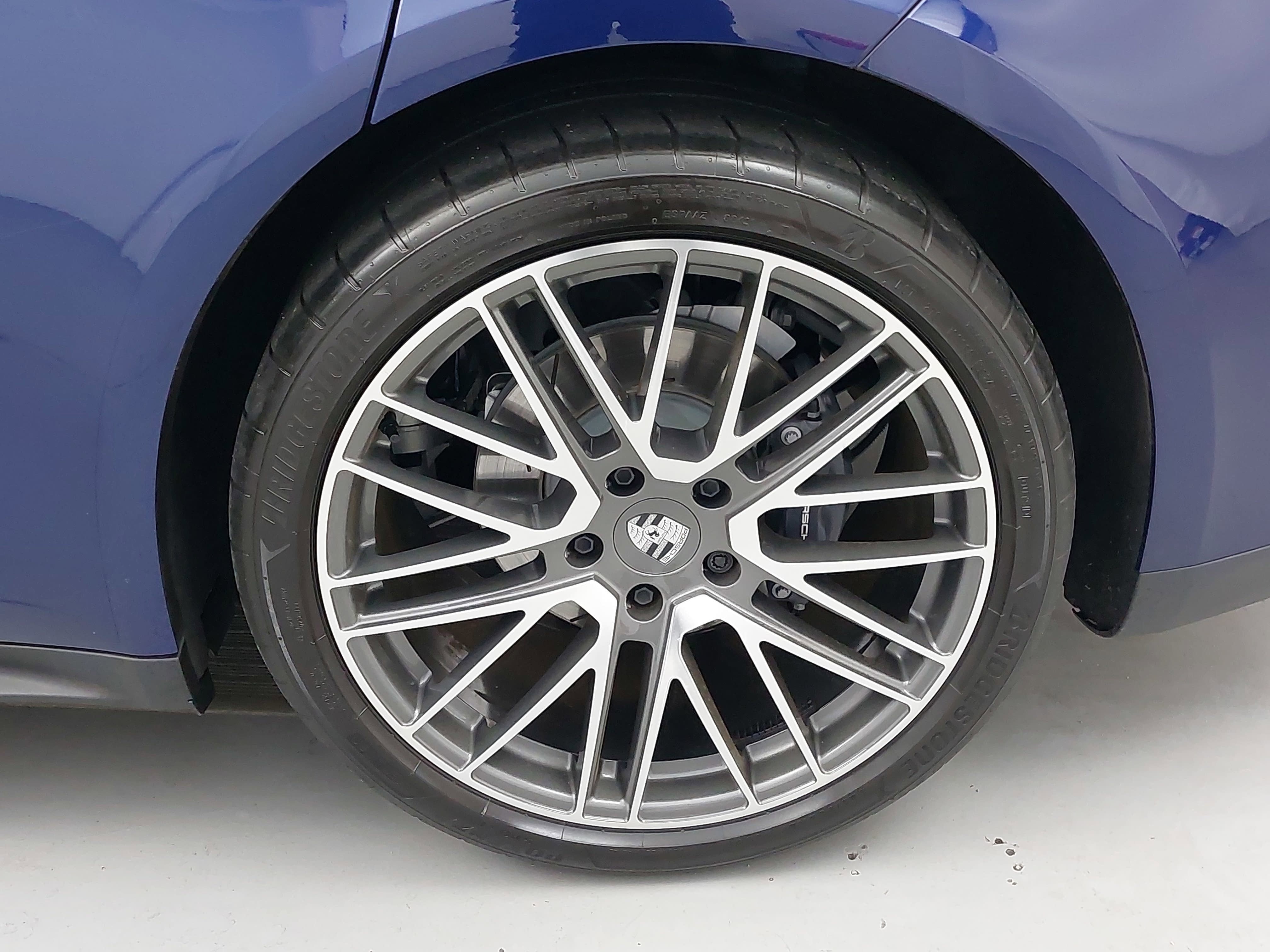 2025 Porsche Panamera Base