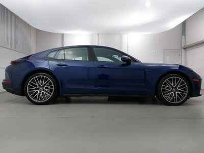 2025 Porsche Panamera Base