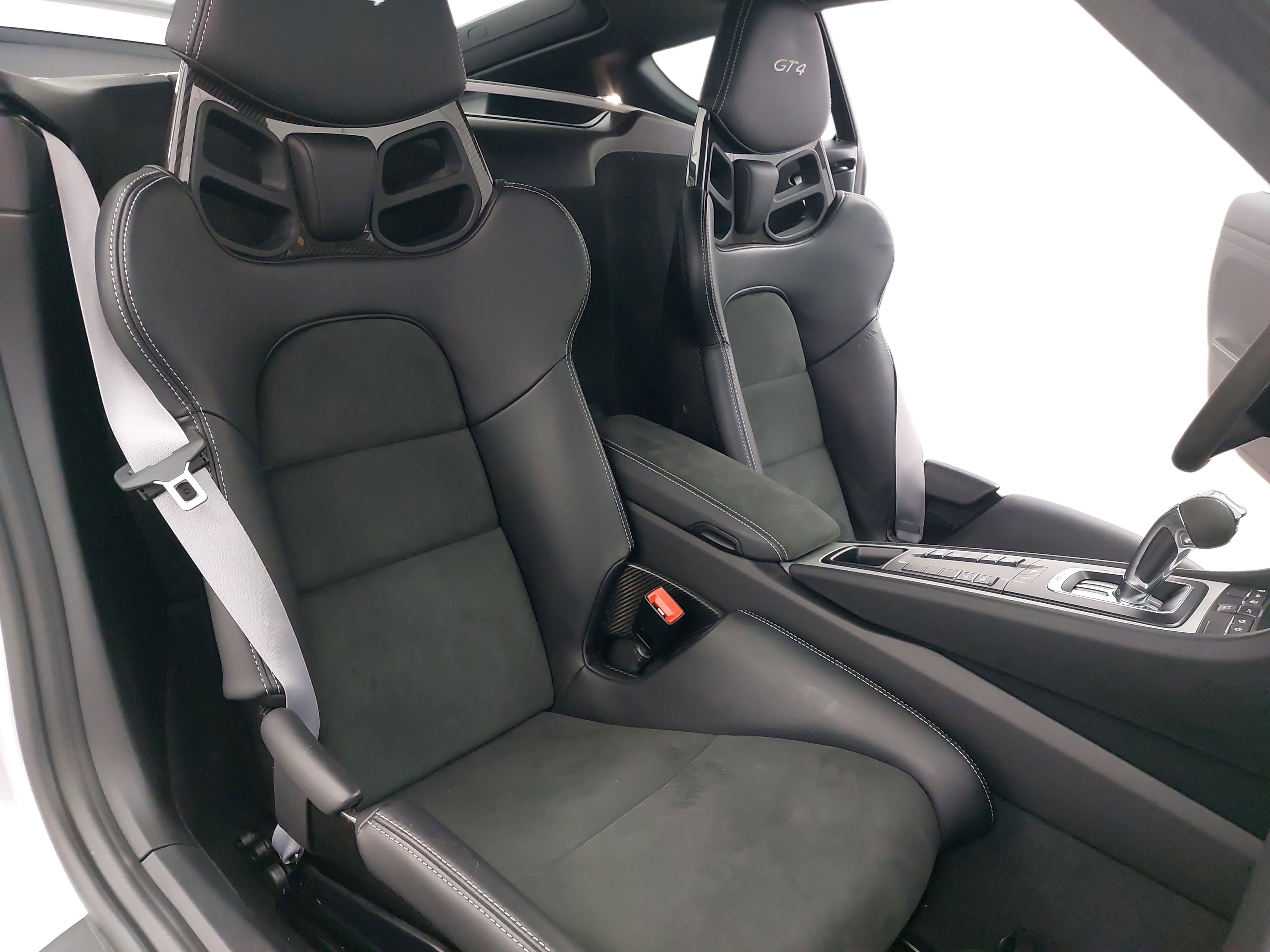 2022 Porsche 718 Cayman GT4