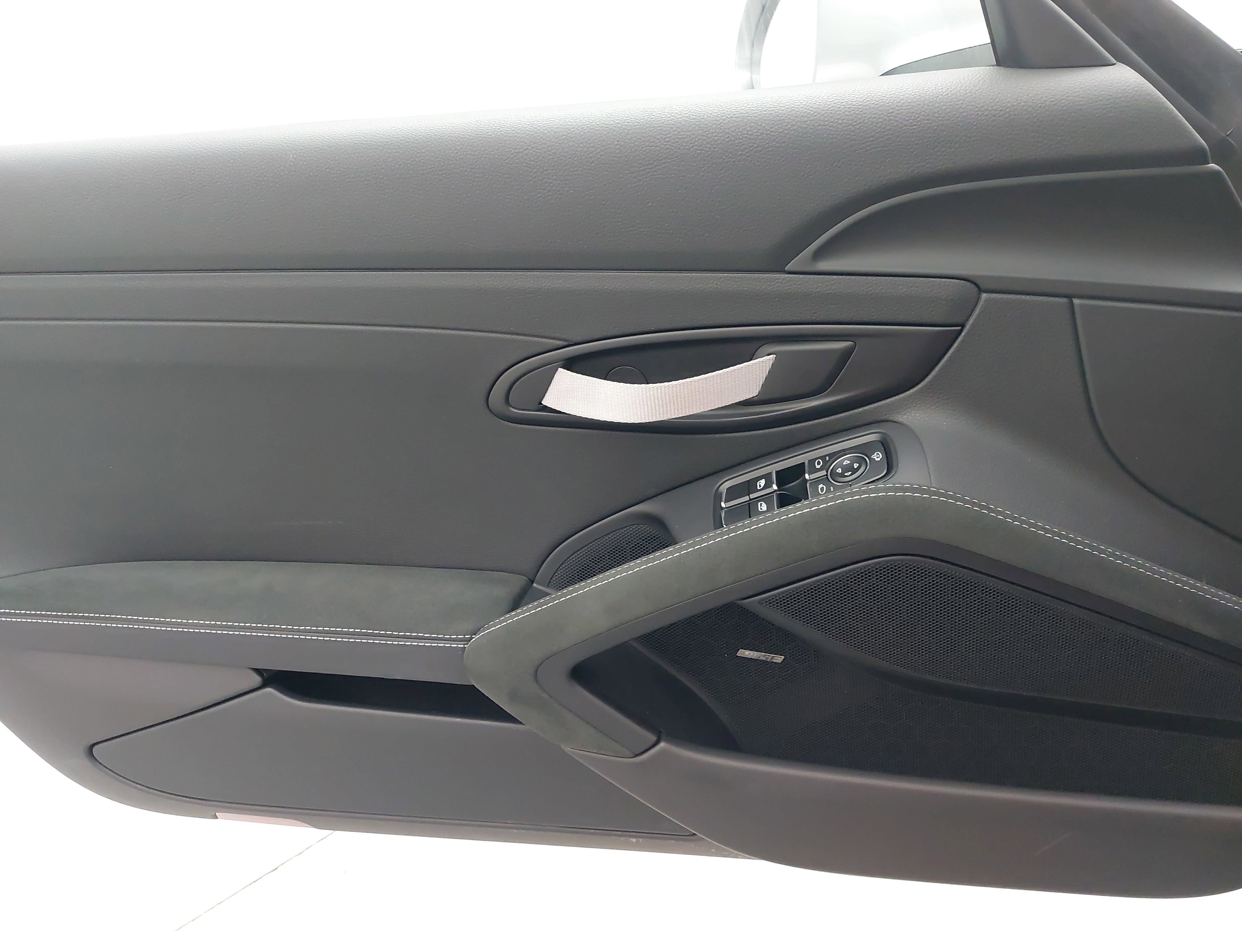 2022 Porsche 718 Cayman GT4