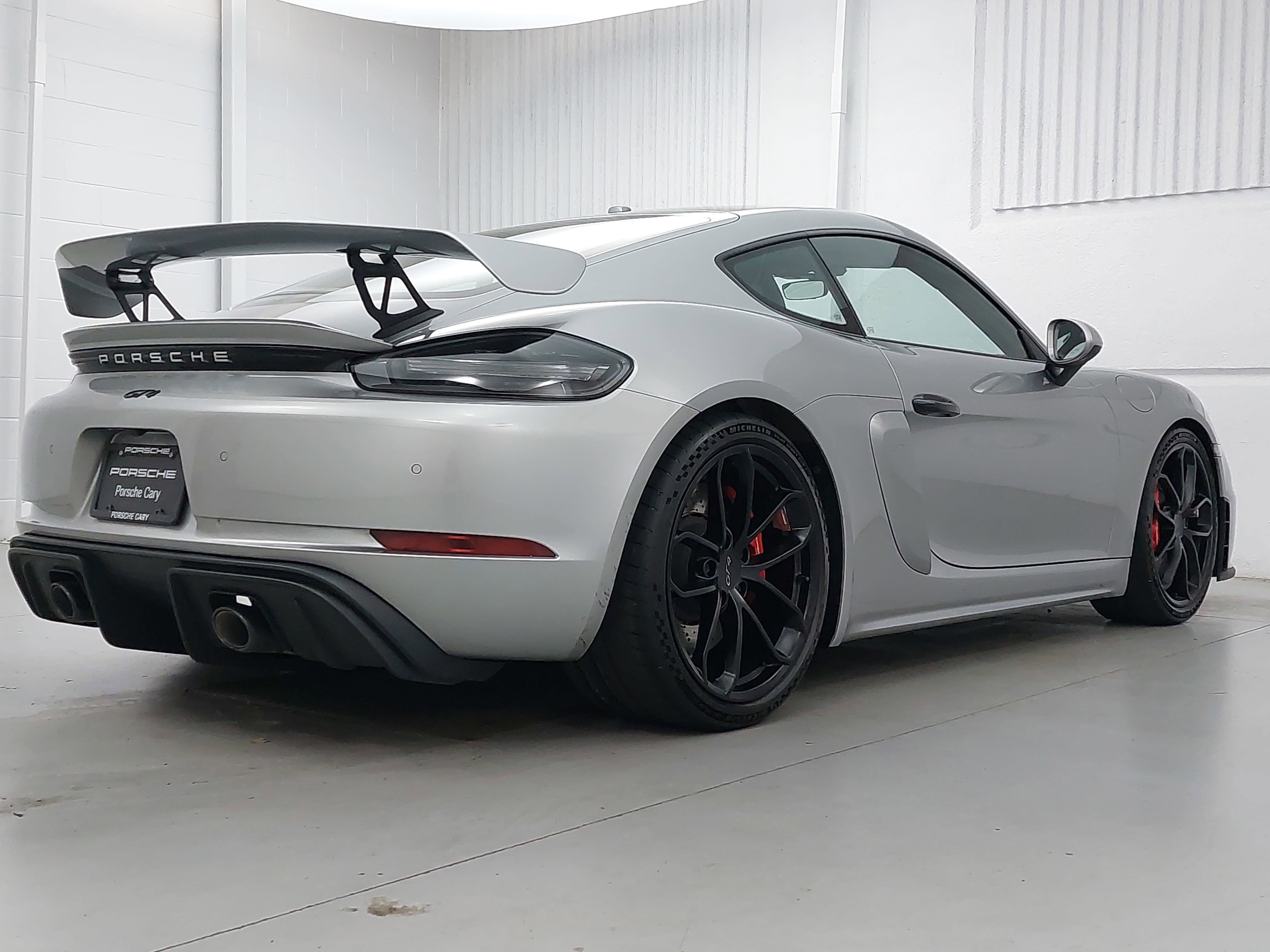 2022 Porsche 718 Cayman GT4