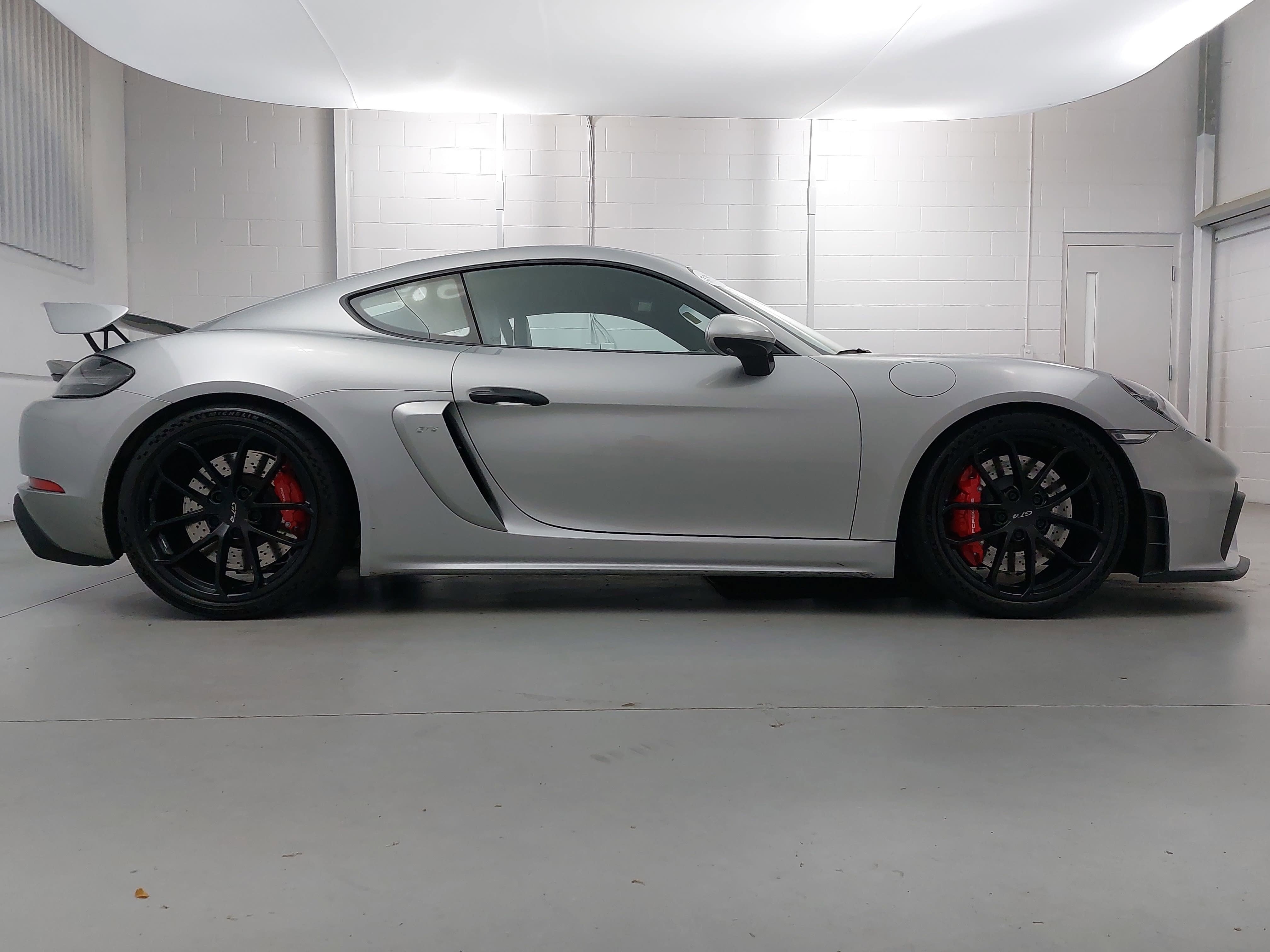 2022 Porsche 718 Cayman GT4