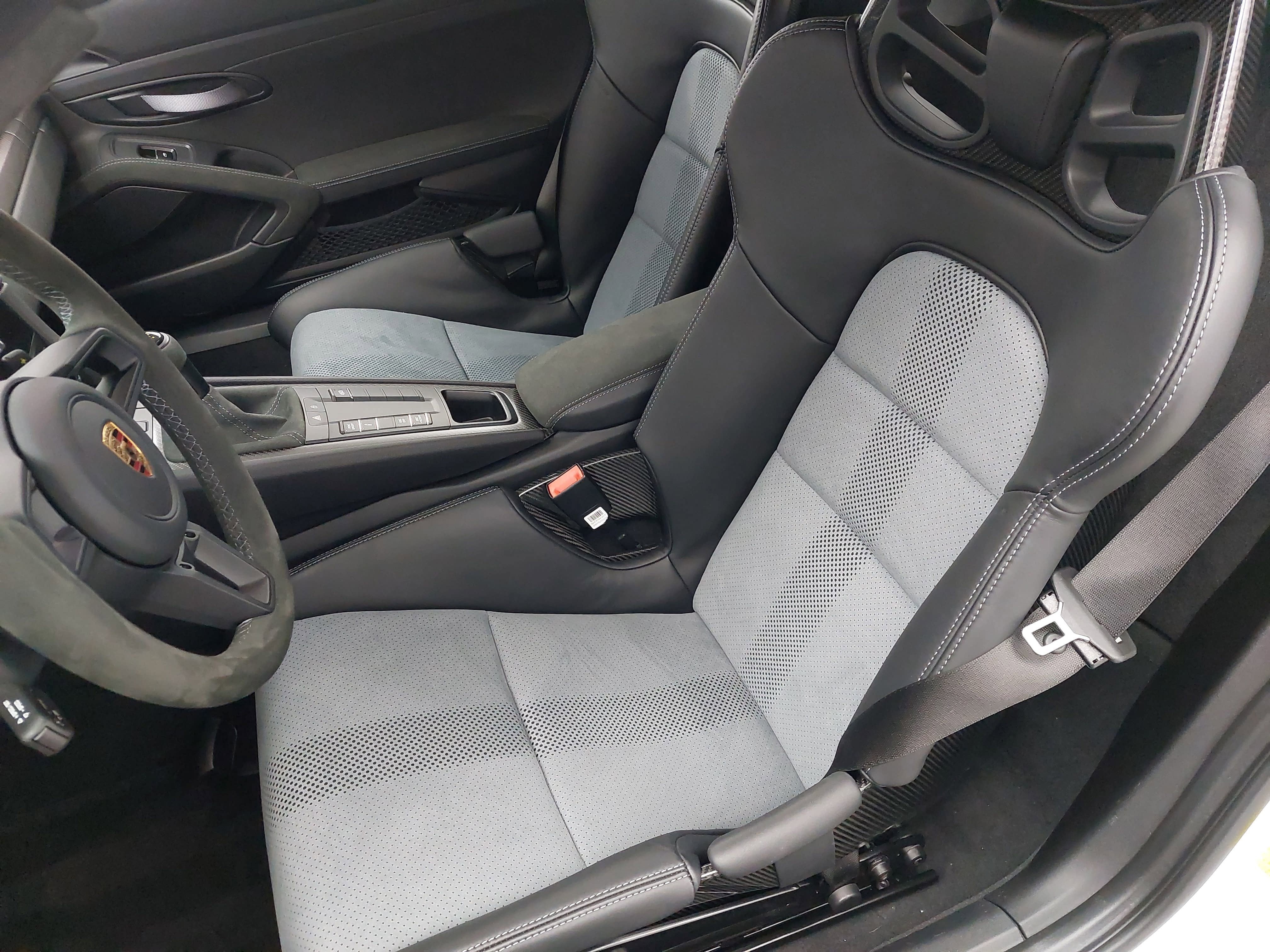 2025 Porsche 718 Cayman GT4 RS