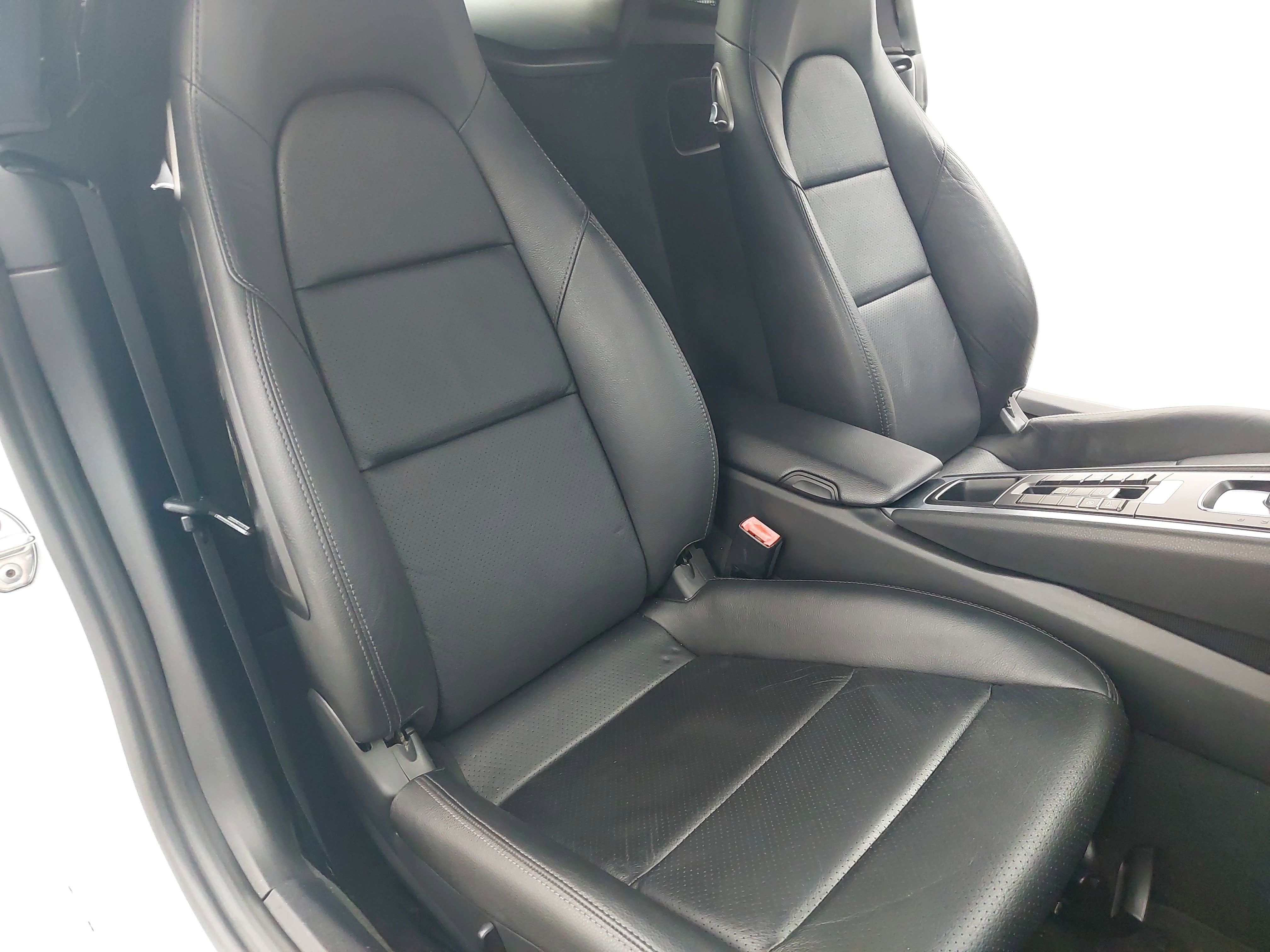 2014 Porsche Boxster .