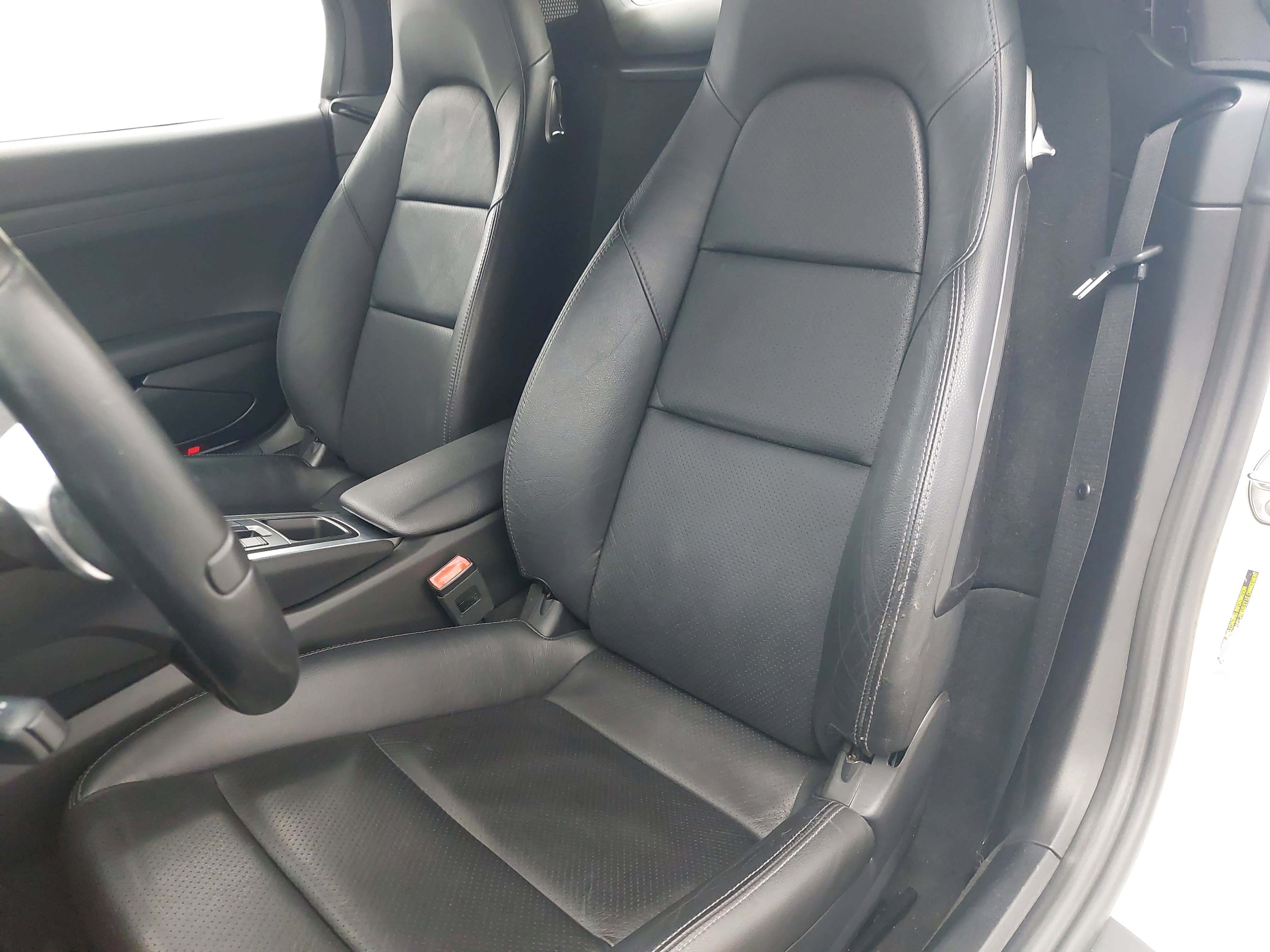 2014 Porsche Boxster .