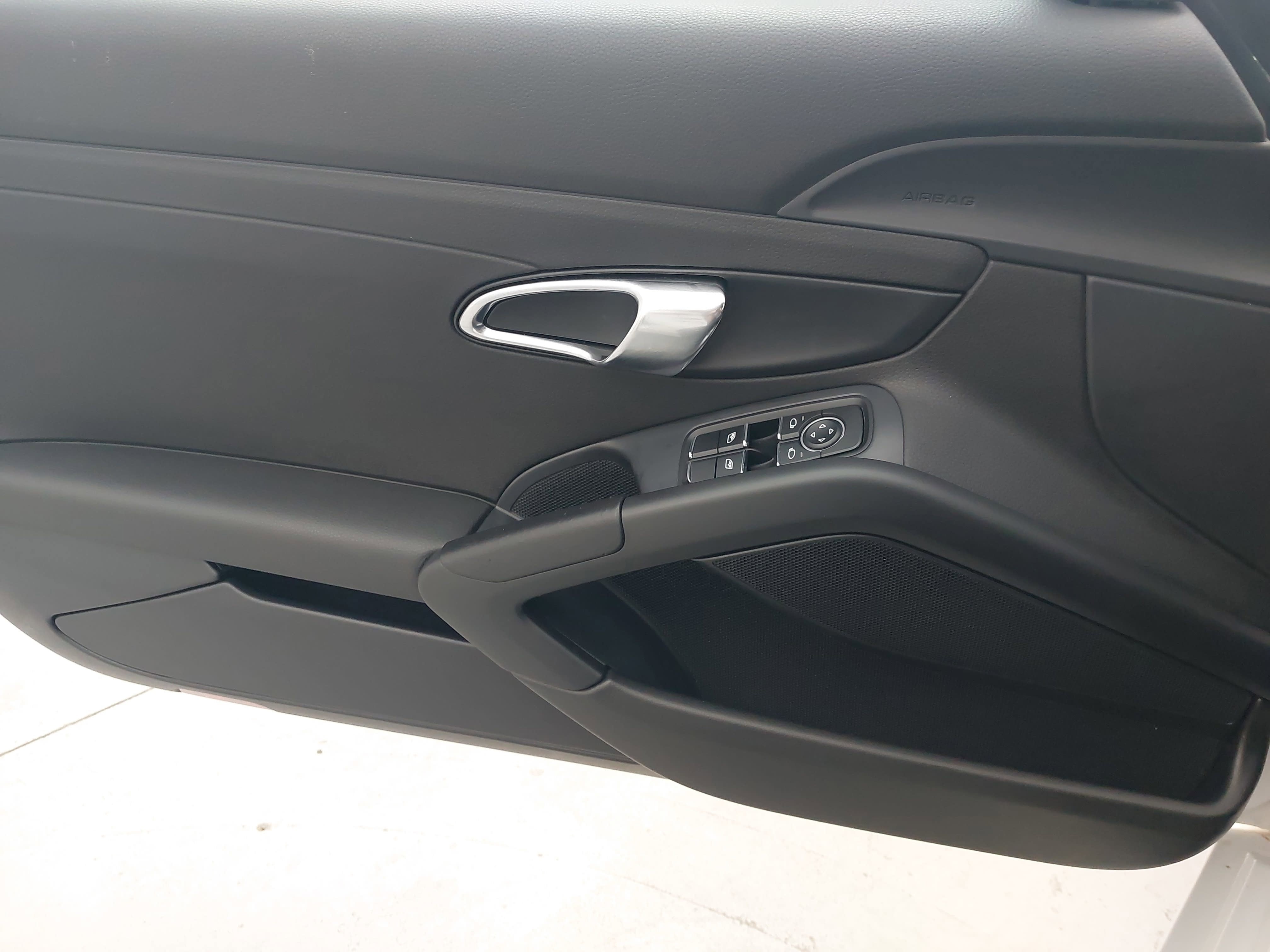 2014 Porsche Boxster .