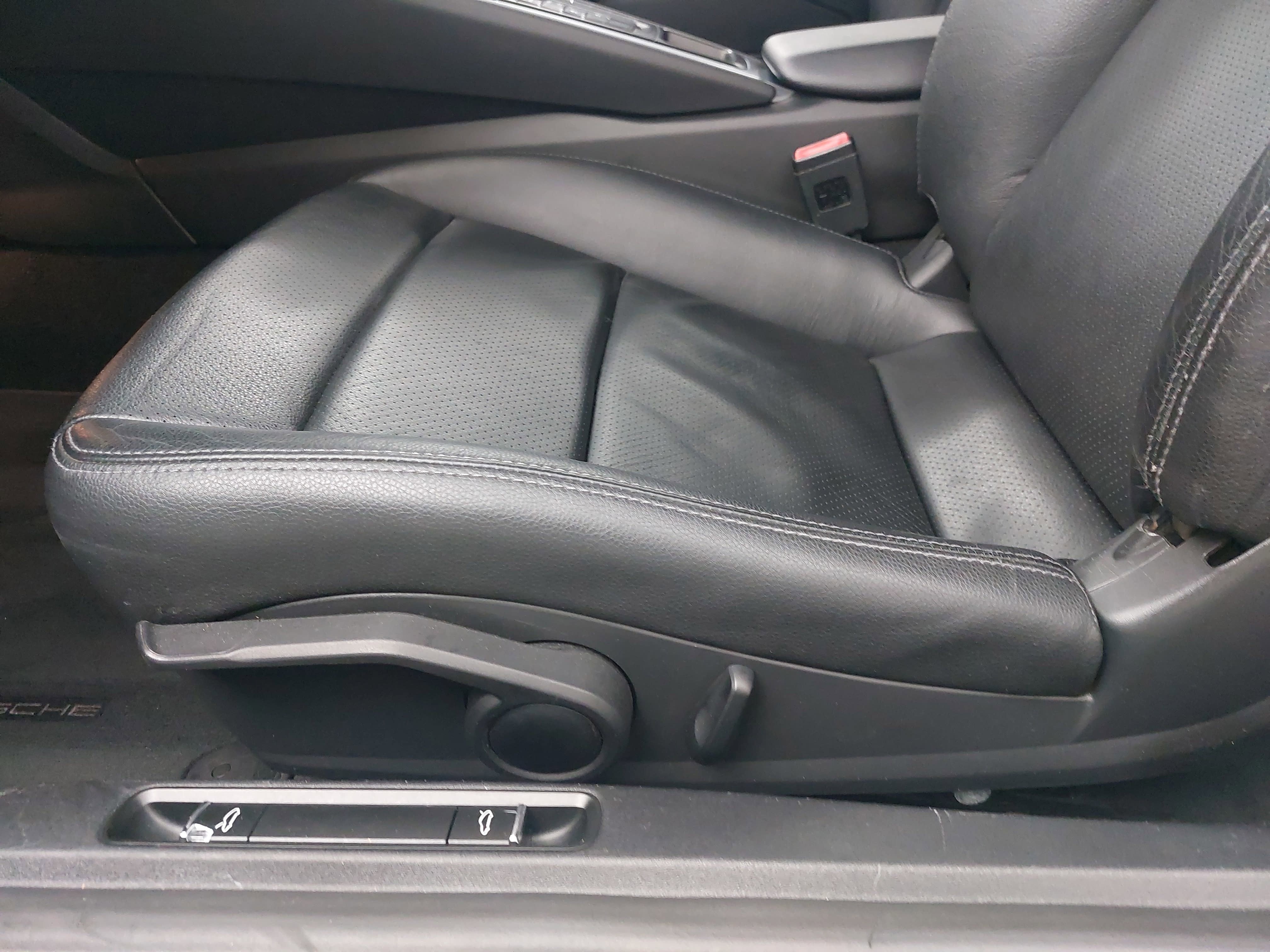 2014 Porsche Boxster .